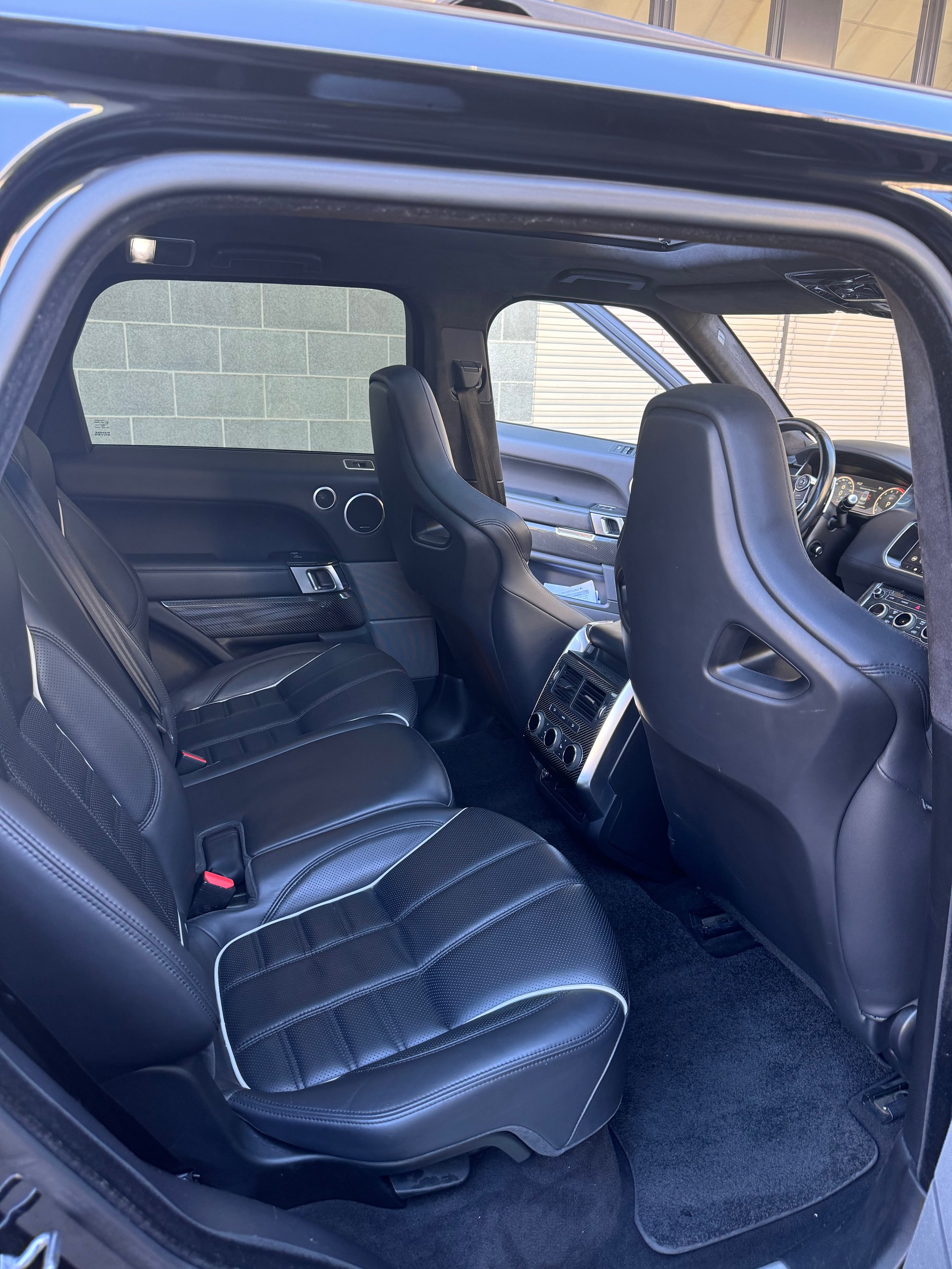 LAND ROVER Range Rover Sport 5.0 V8 SVR-image-10