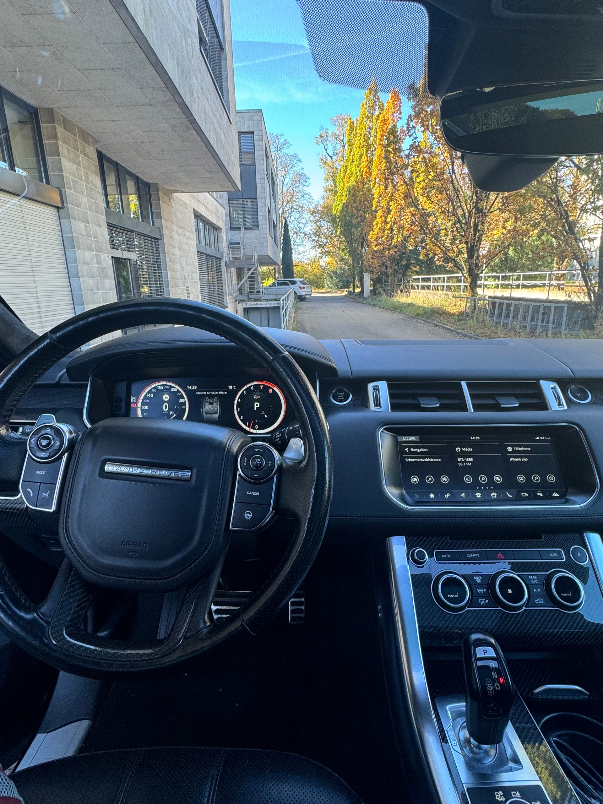 LAND ROVER Range Rover Sport 5.0 V8 SVR-image-9