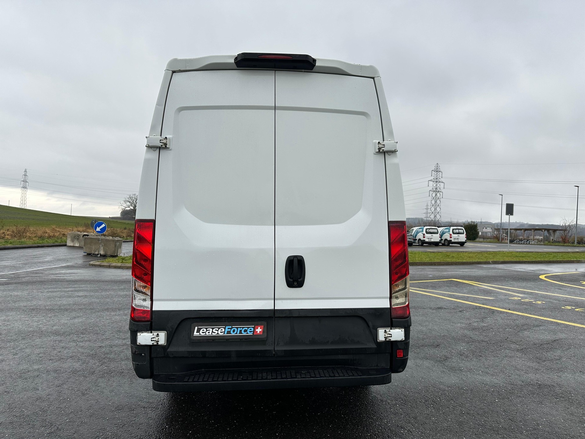 IVECO 35 S 14 V-image-11