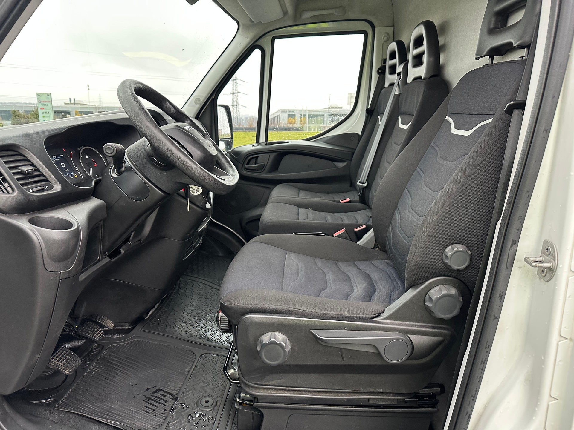 IVECO 35 S 14 V-image-1