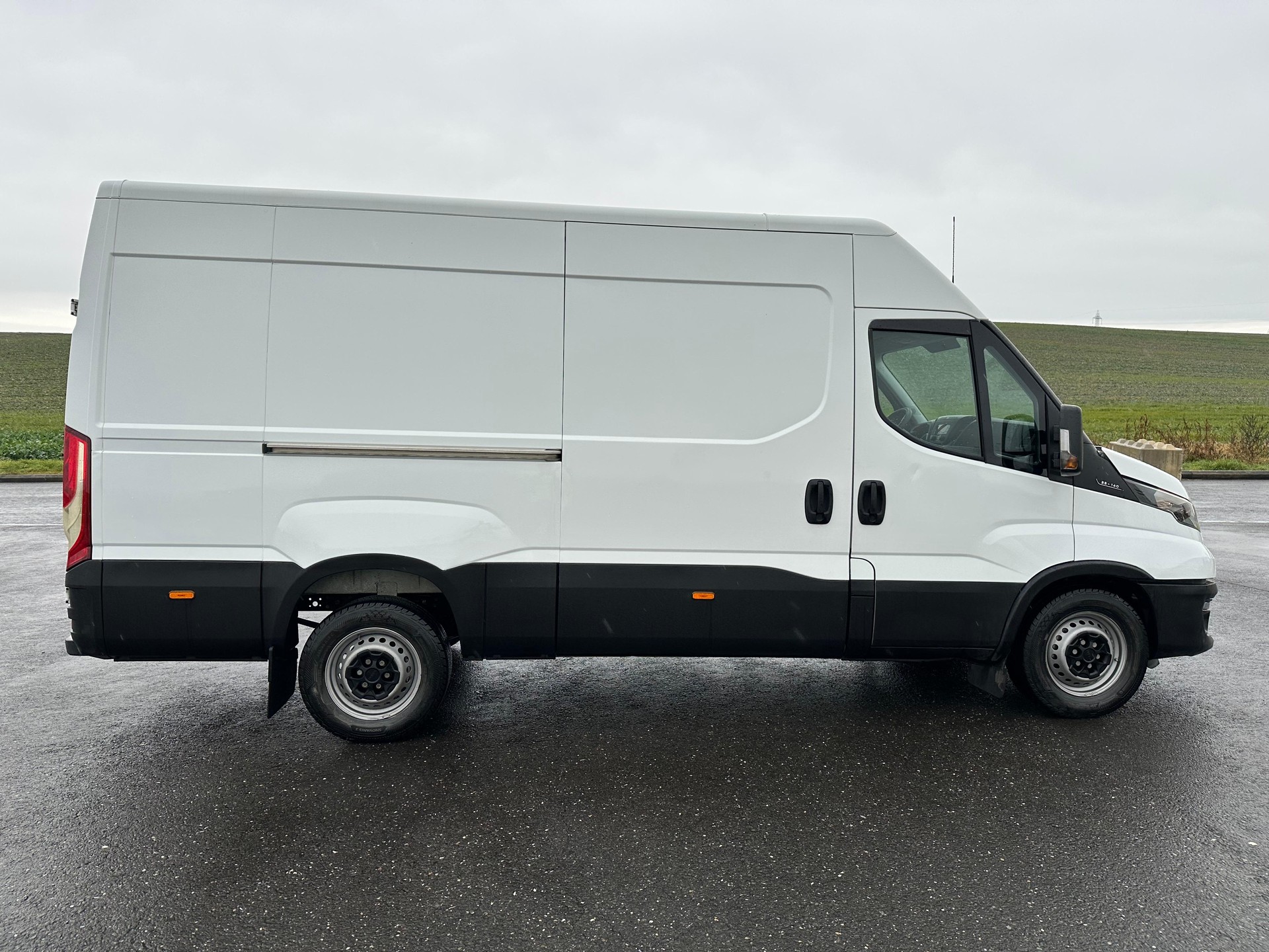 IVECO 35 S 14 V-image-16