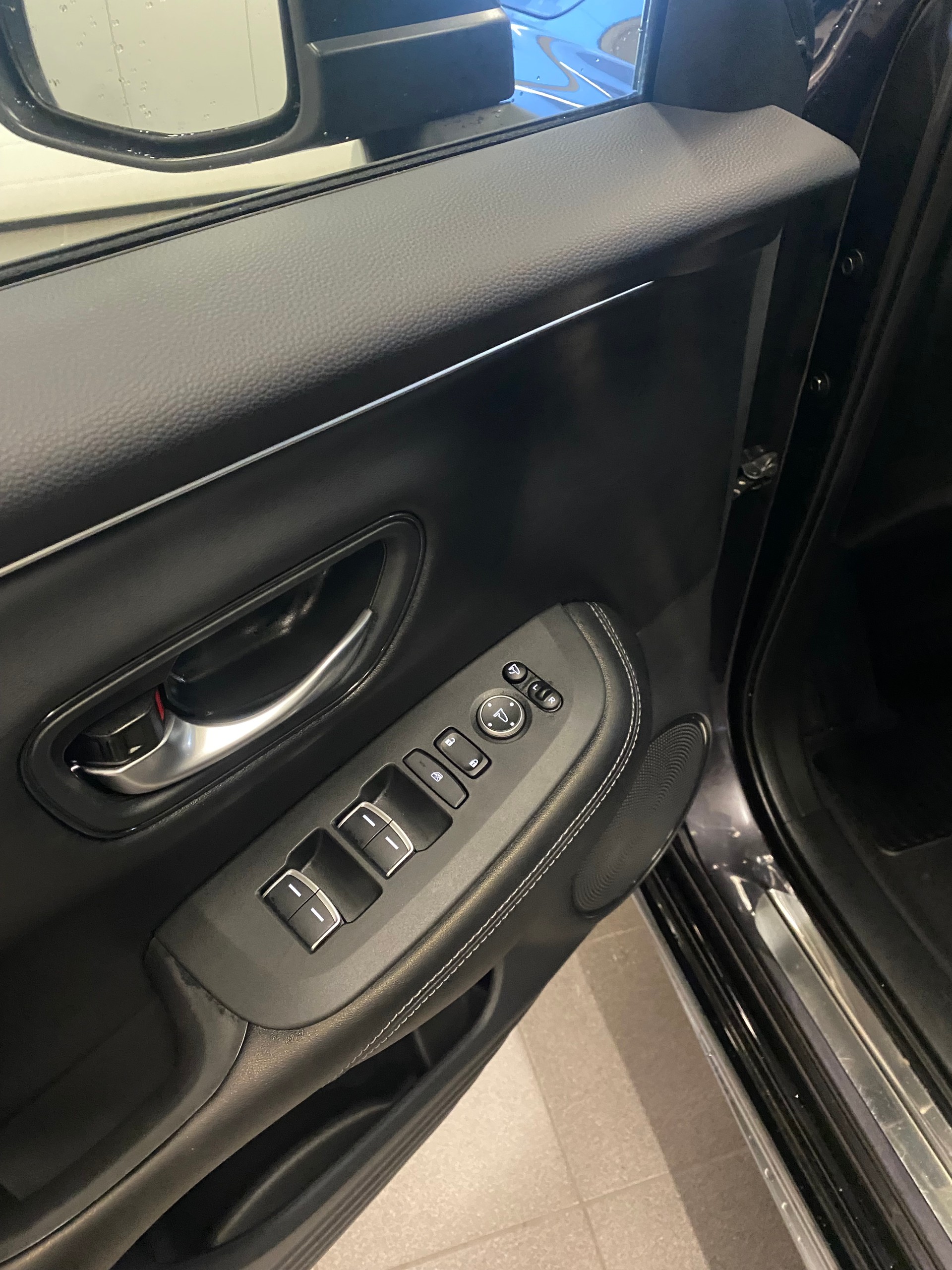 HONDA ZR-V 2.0i MMD Hybrid Sport Automatic-image-7