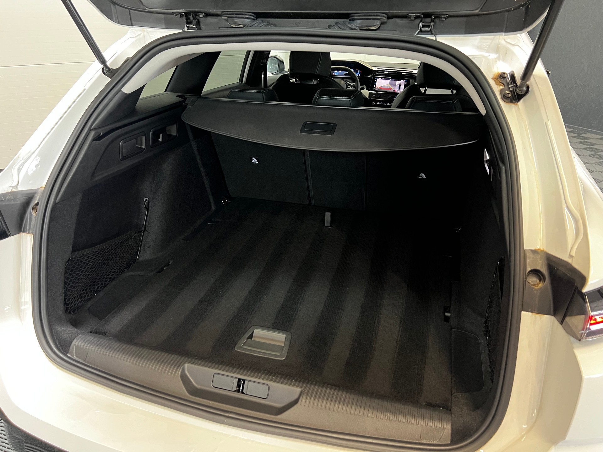 PEUGEOT 308 SW 1.5 BlueHDi Allure Pack-image-11