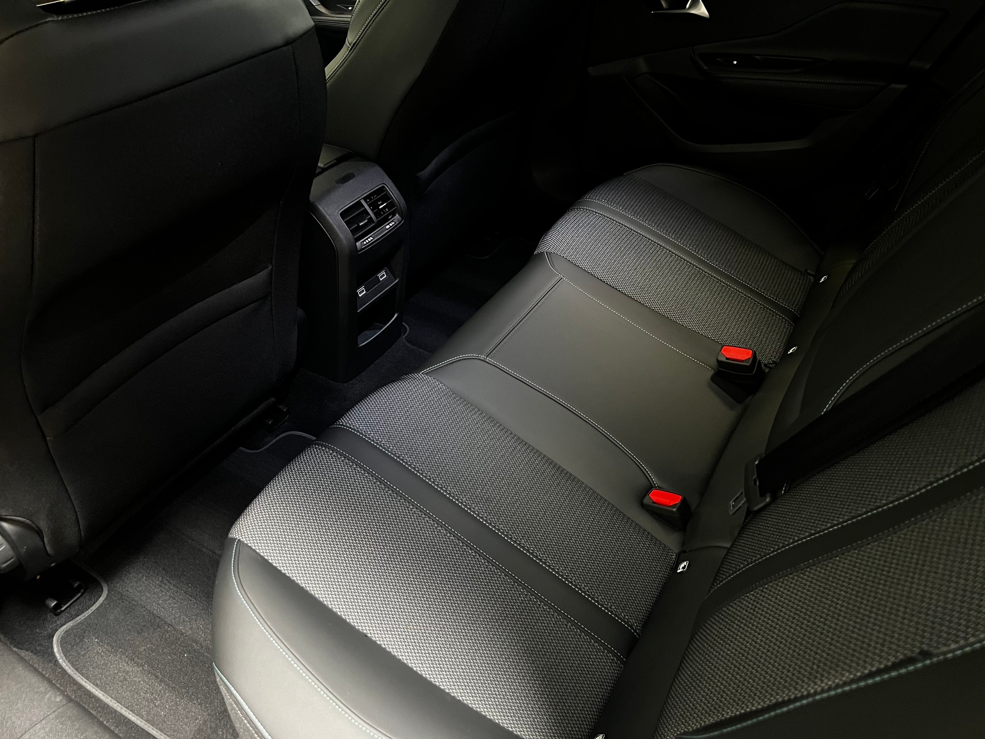 PEUGEOT 308 SW 1.5 BlueHDi Allure Pack-image-12