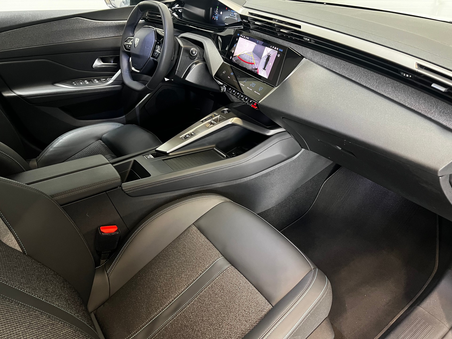 PEUGEOT 308 SW 1.5 BlueHDi Allure Pack-image-8