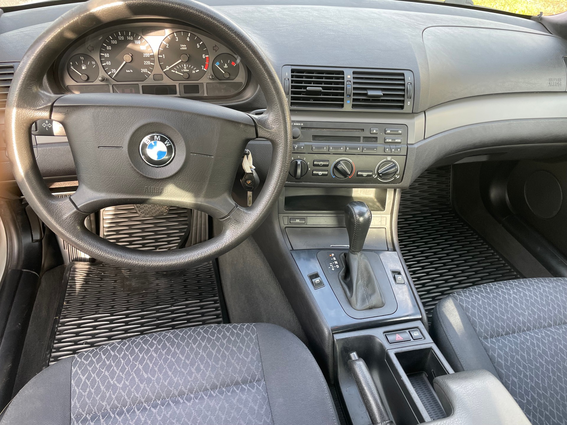 BMW 316i Advantage-image-10