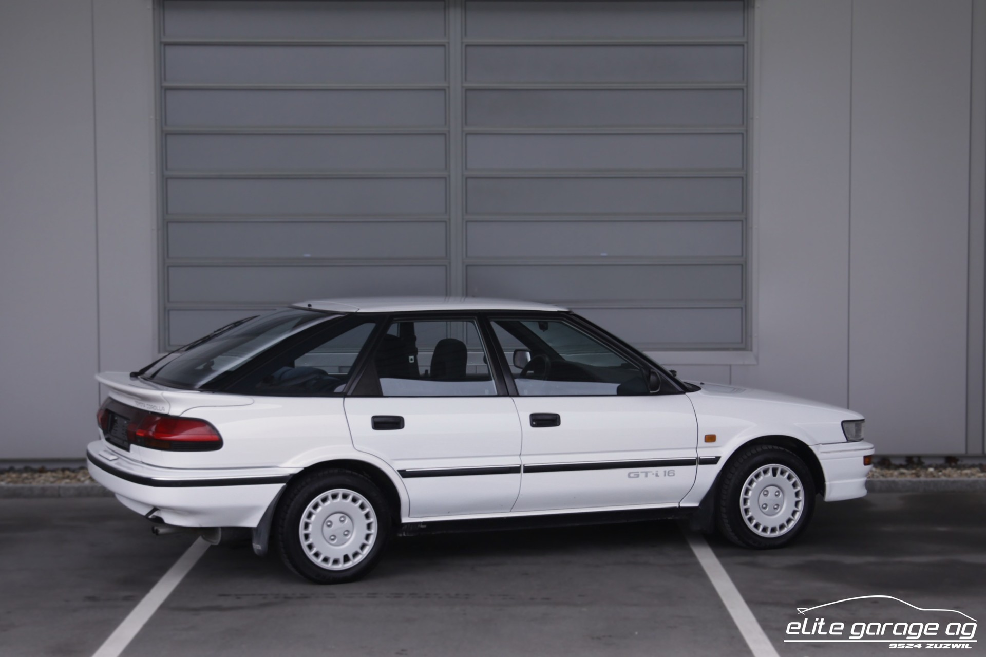 TOYOTA Corolla 1.6 GTi Liftback-image-4