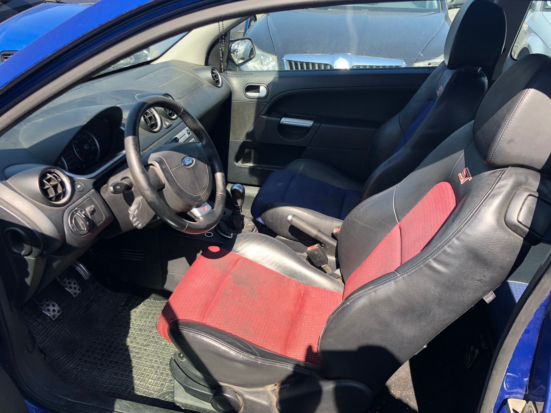 FORD Fiesta 2.0 16V ST-image-6