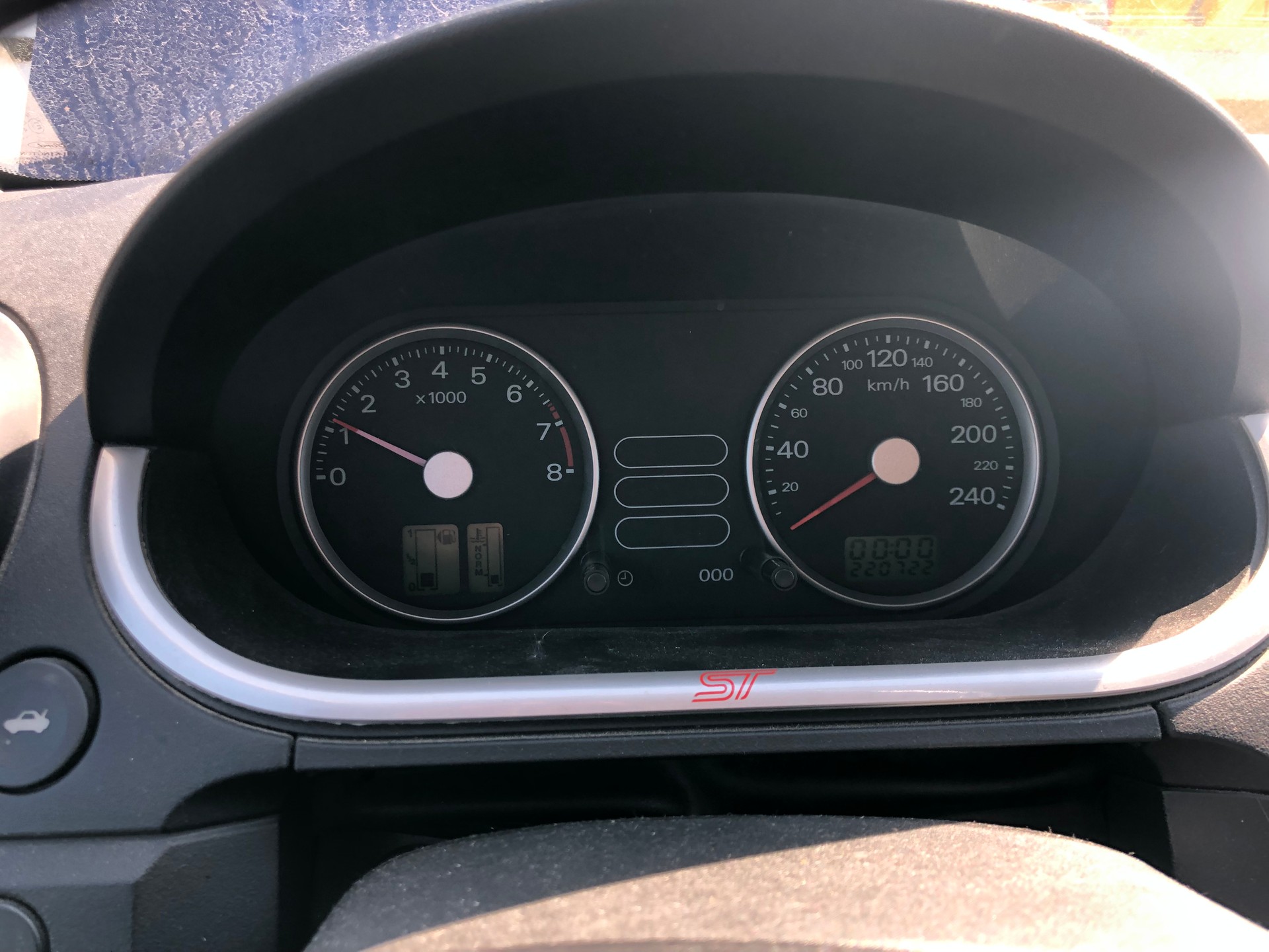 FORD Fiesta 2.0 16V ST-image-8