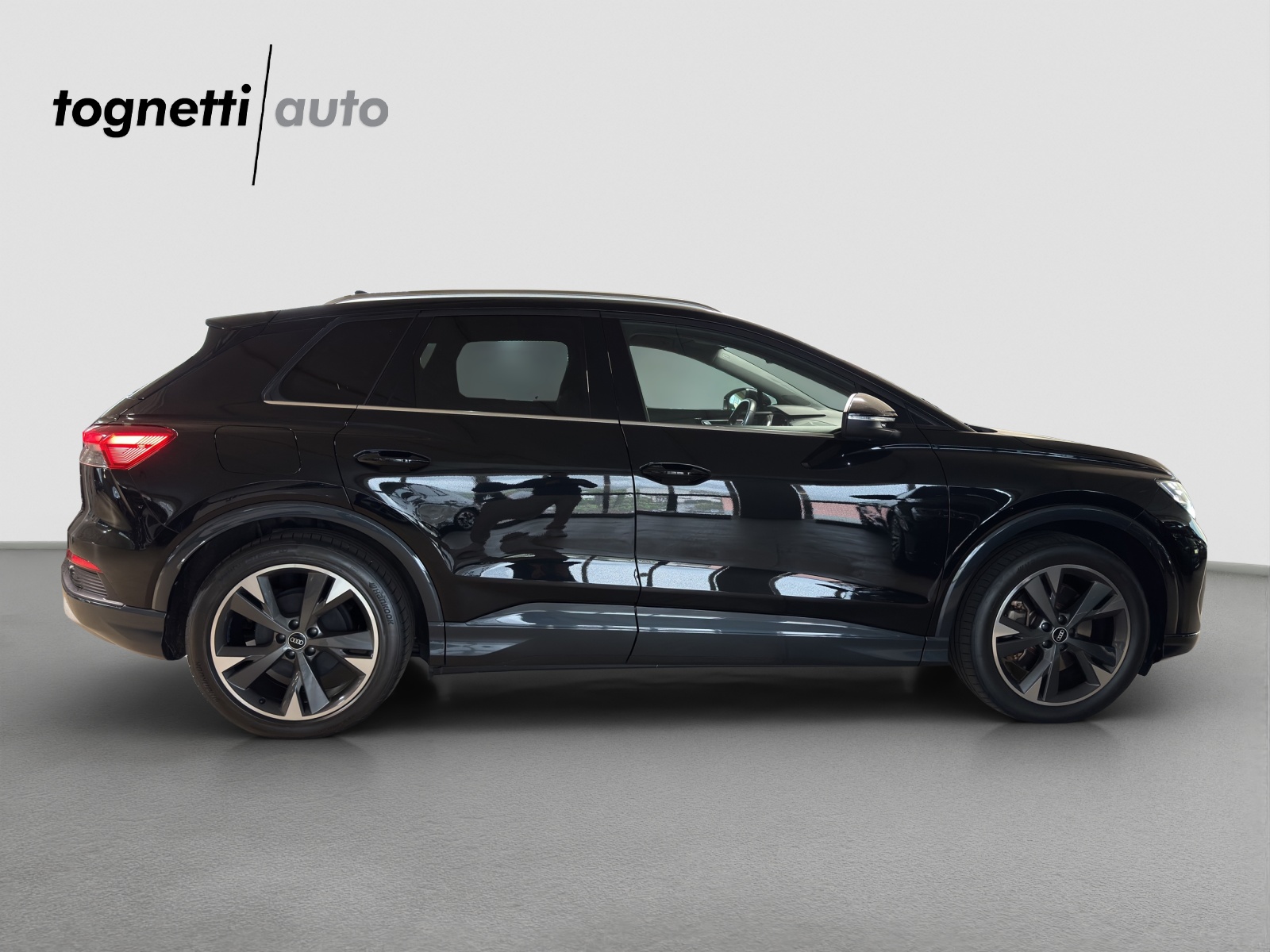 AUDI Q4 e-tron 50 quattro-image-2