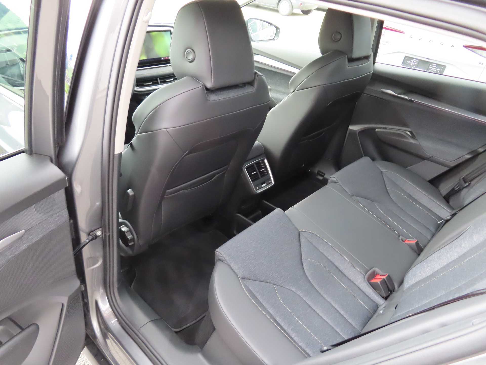 SKODA Elroq 85 Plus-image-12
