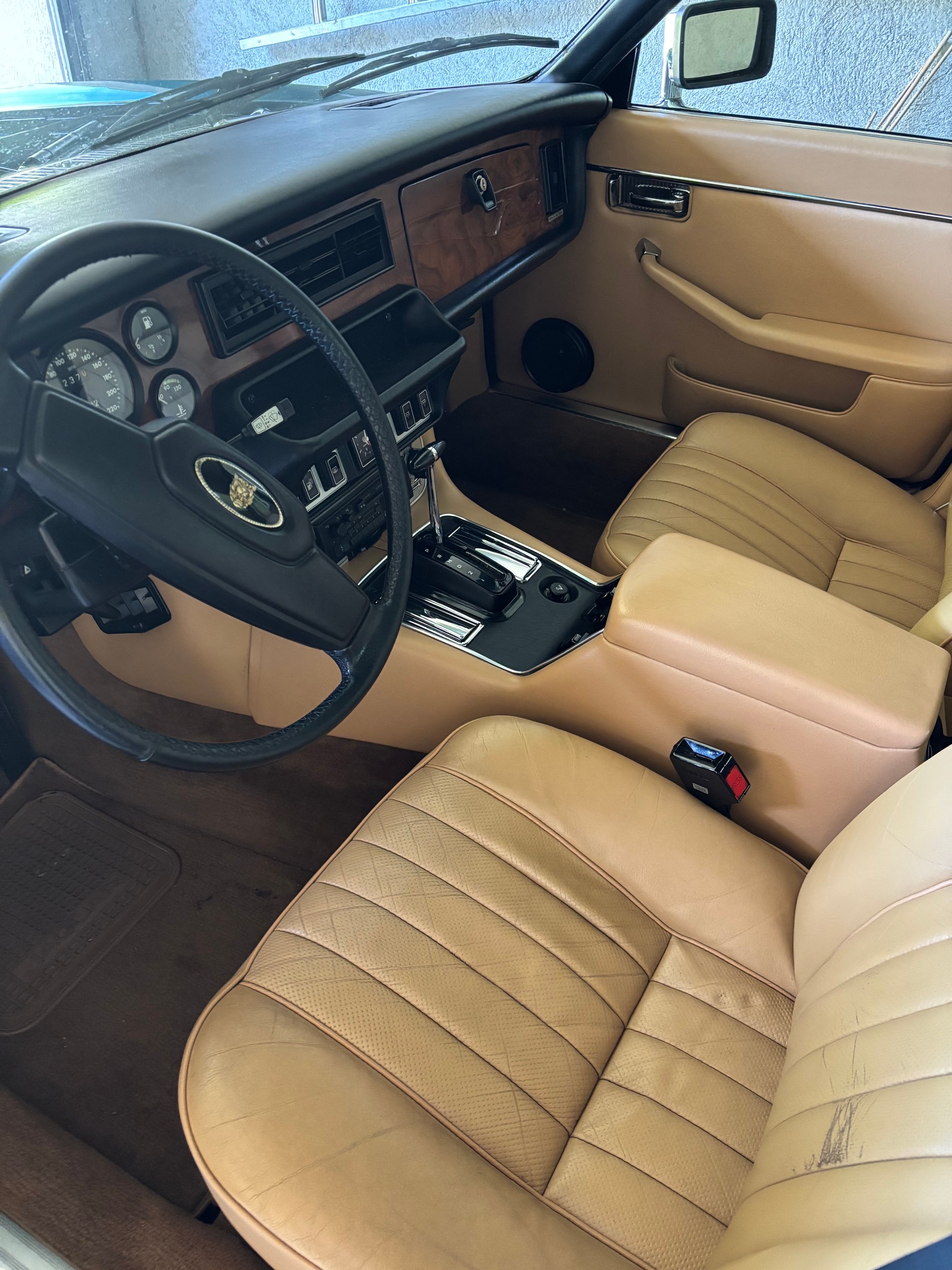 JAGUAR XJ6 4.2 Swiss-image-7