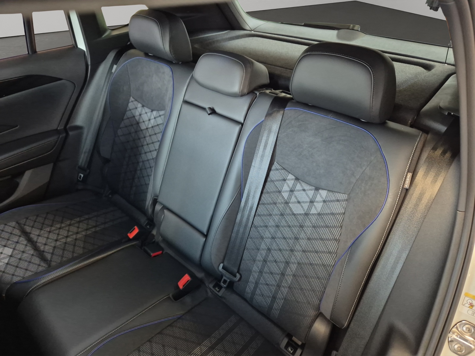 VW Tiguan 2.0 TSI DSG R-Line 4Motion-image-8
