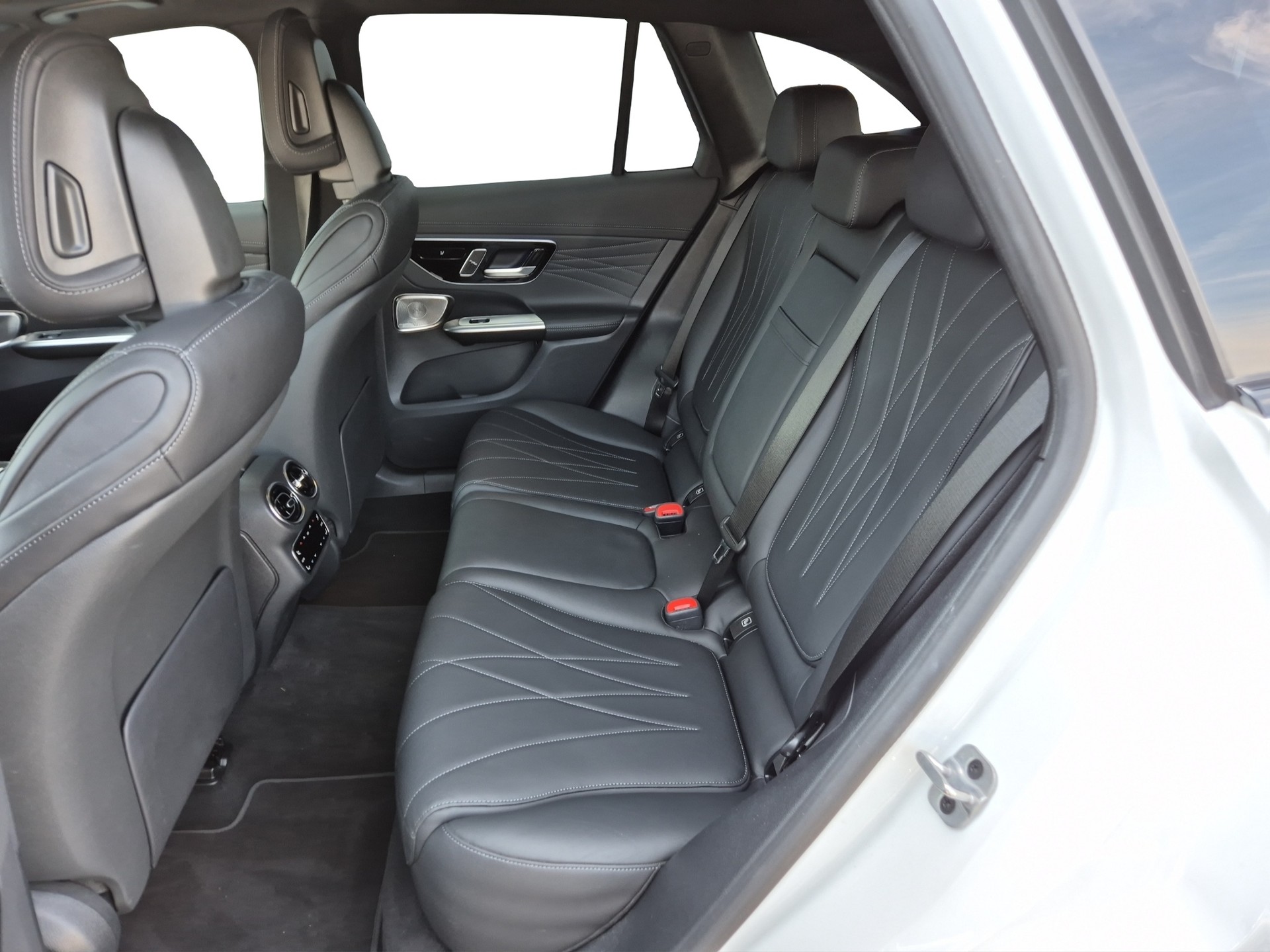 MERCEDES-BENZ GLC 220 d 4Matic 9G-Tronic-image-9