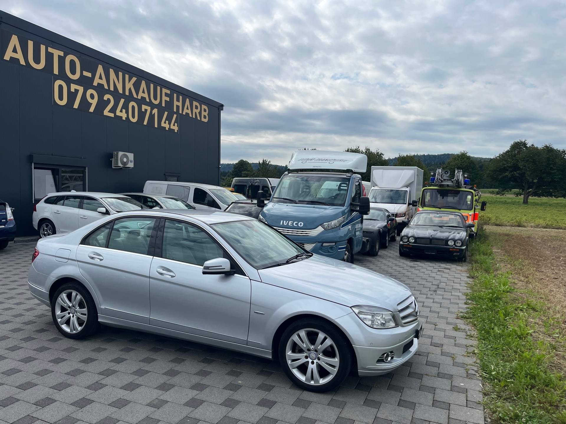 MERCEDES-BENZ C 250 CGI BlueEfficiency Automatic-image-1