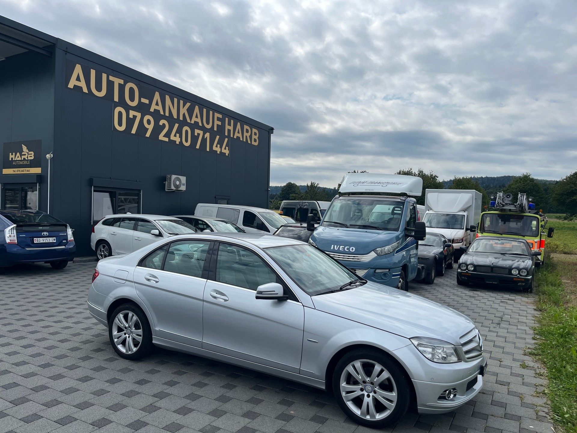 MERCEDES-BENZ C 250 CGI BlueEfficiency Automatic-image-0