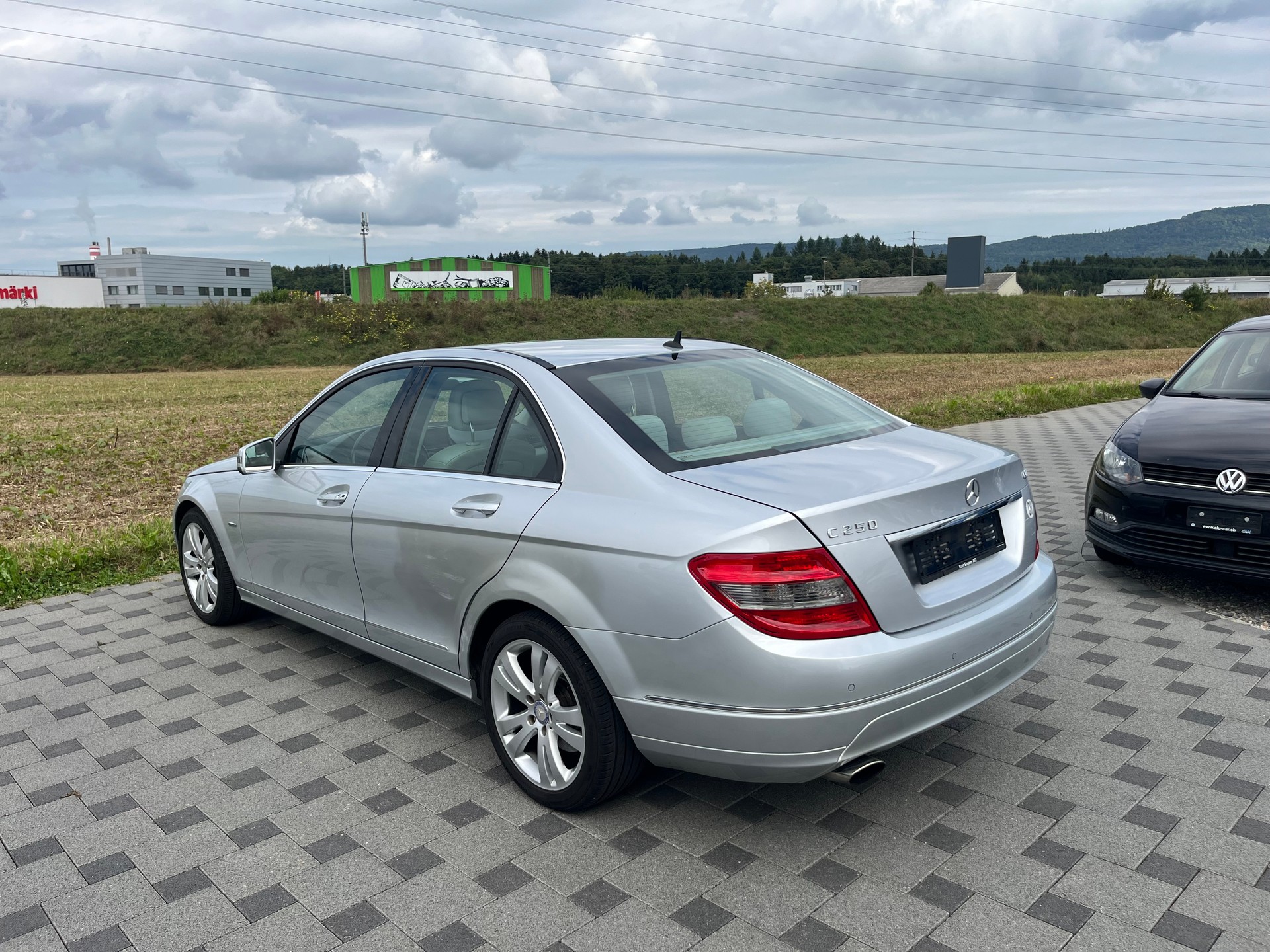 MERCEDES-BENZ C 250 CGI BlueEfficiency Automatic-image-4