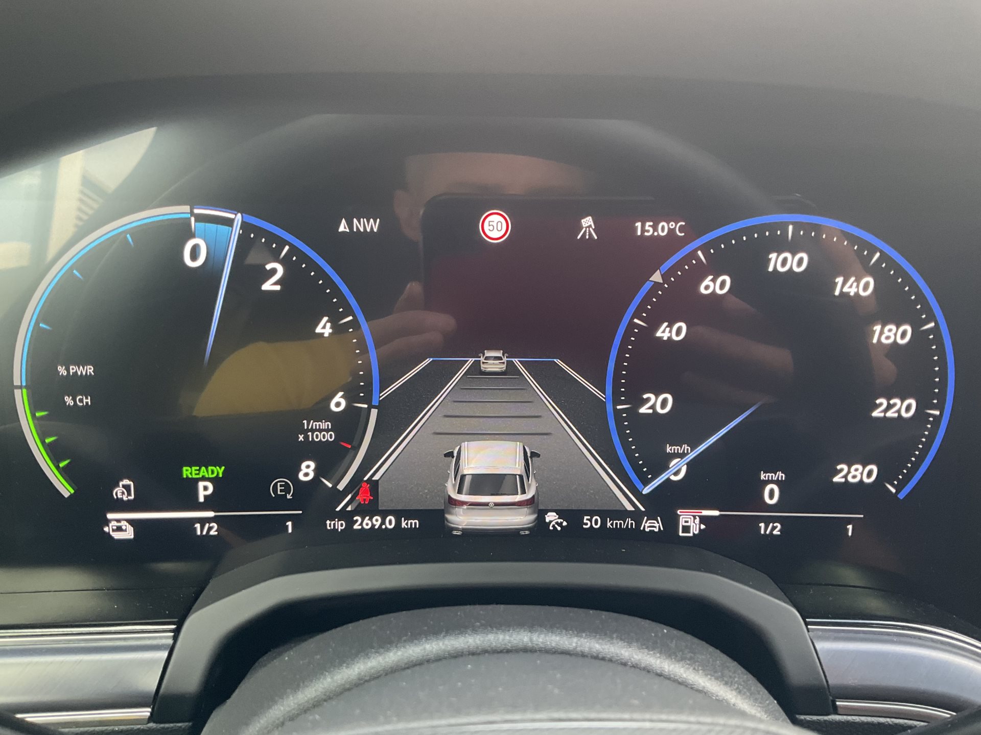 VW Touareg 3.0 TSI eHYBRID 462 PS 4MOTION R *** TOPAUSSTATTUNG & 5 JAHRE VW WERSGARANTIE ***-image-10
