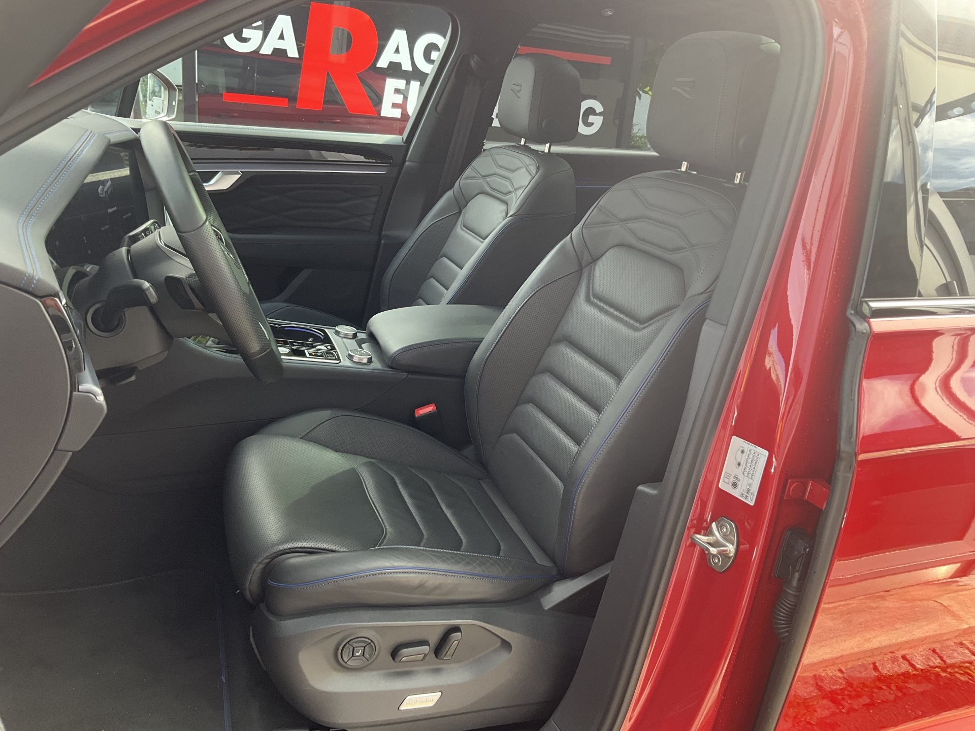 VW Touareg 3.0 TSI eHYBRID 462 PS 4MOTION R *** TOPAUSSTATTUNG & 5 JAHRE VW WERSGARANTIE ***-image-7