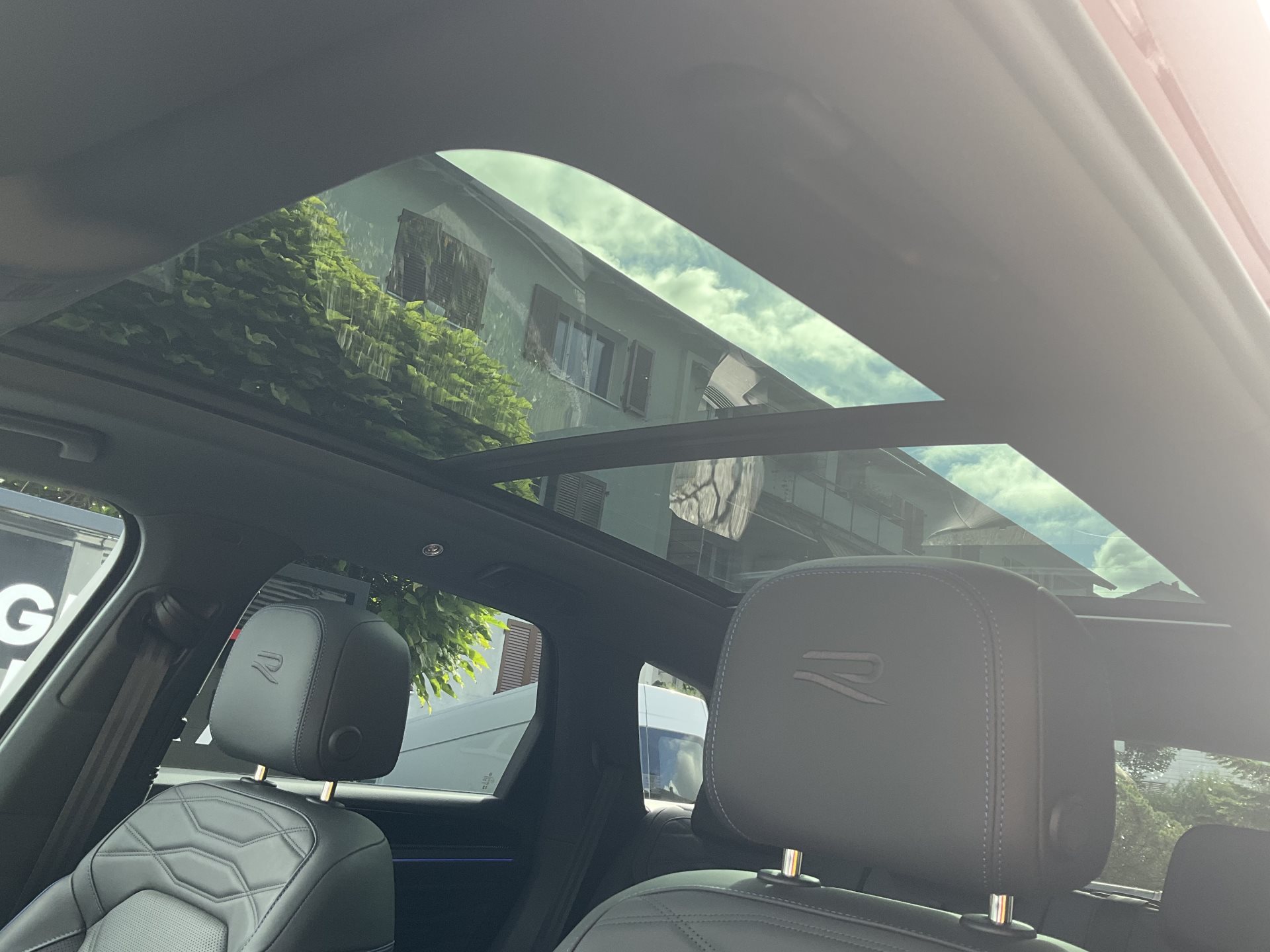 VW Touareg 3.0 TSI eHYBRID 462 PS 4MOTION R *** TOPAUSSTATTUNG & 5 JAHRE VW WERSGARANTIE ***-image-8