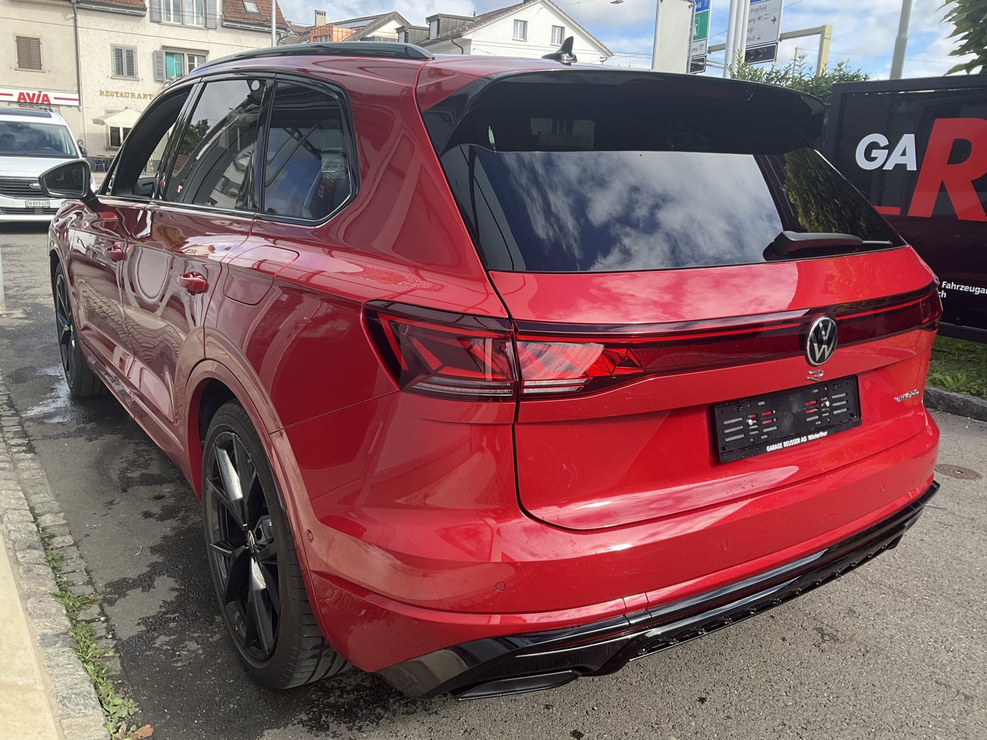 VW Touareg 3.0 TSI eHYBRID 462 PS 4MOTION R *** TOPAUSSTATTUNG & 5 JAHRE VW WERSGARANTIE ***-image-5