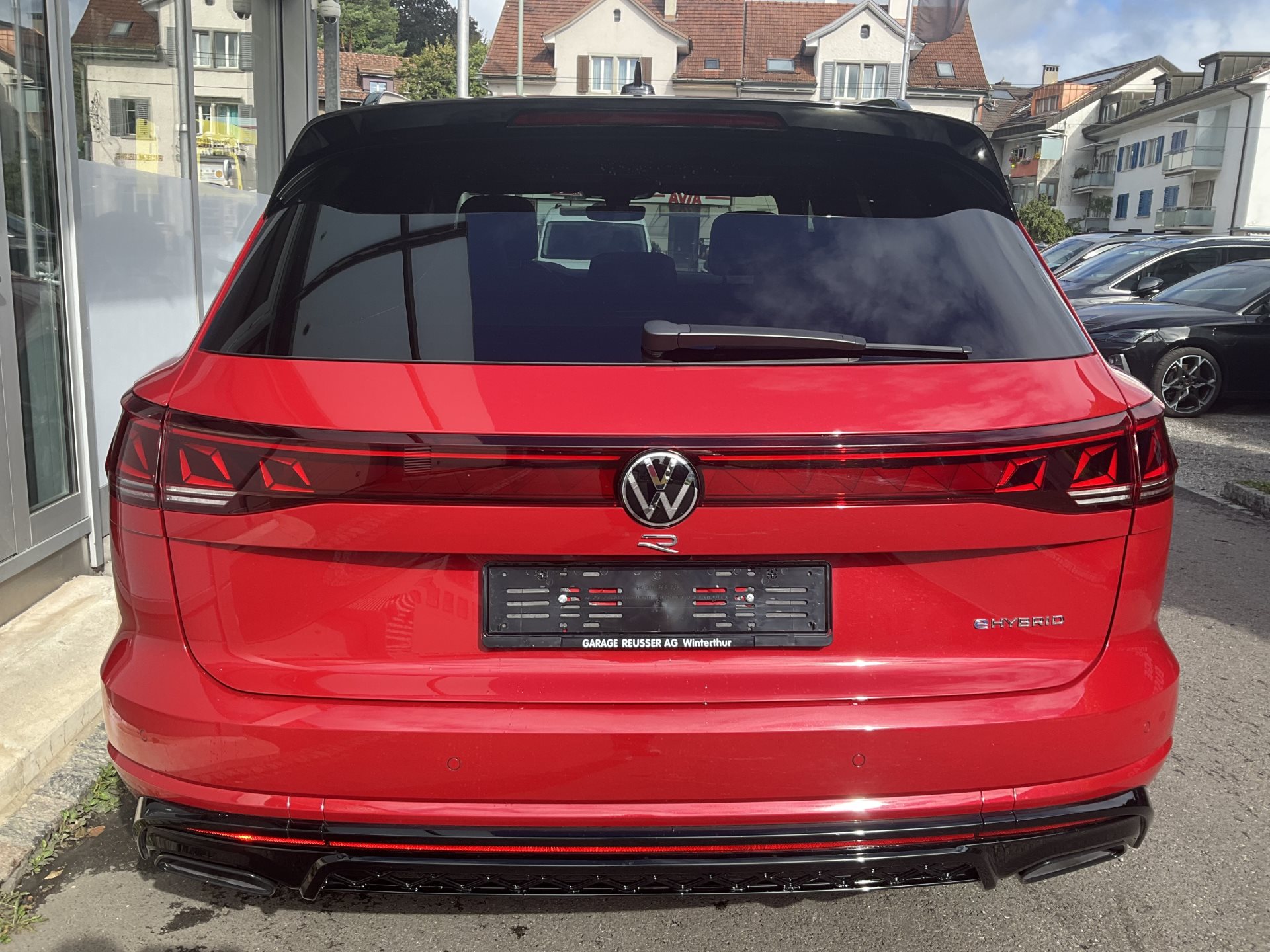 VW Touareg 3.0 TSI eHYBRID 462 PS 4MOTION R *** TOPAUSSTATTUNG & 5 JAHRE VW WERSGARANTIE ***-image-4