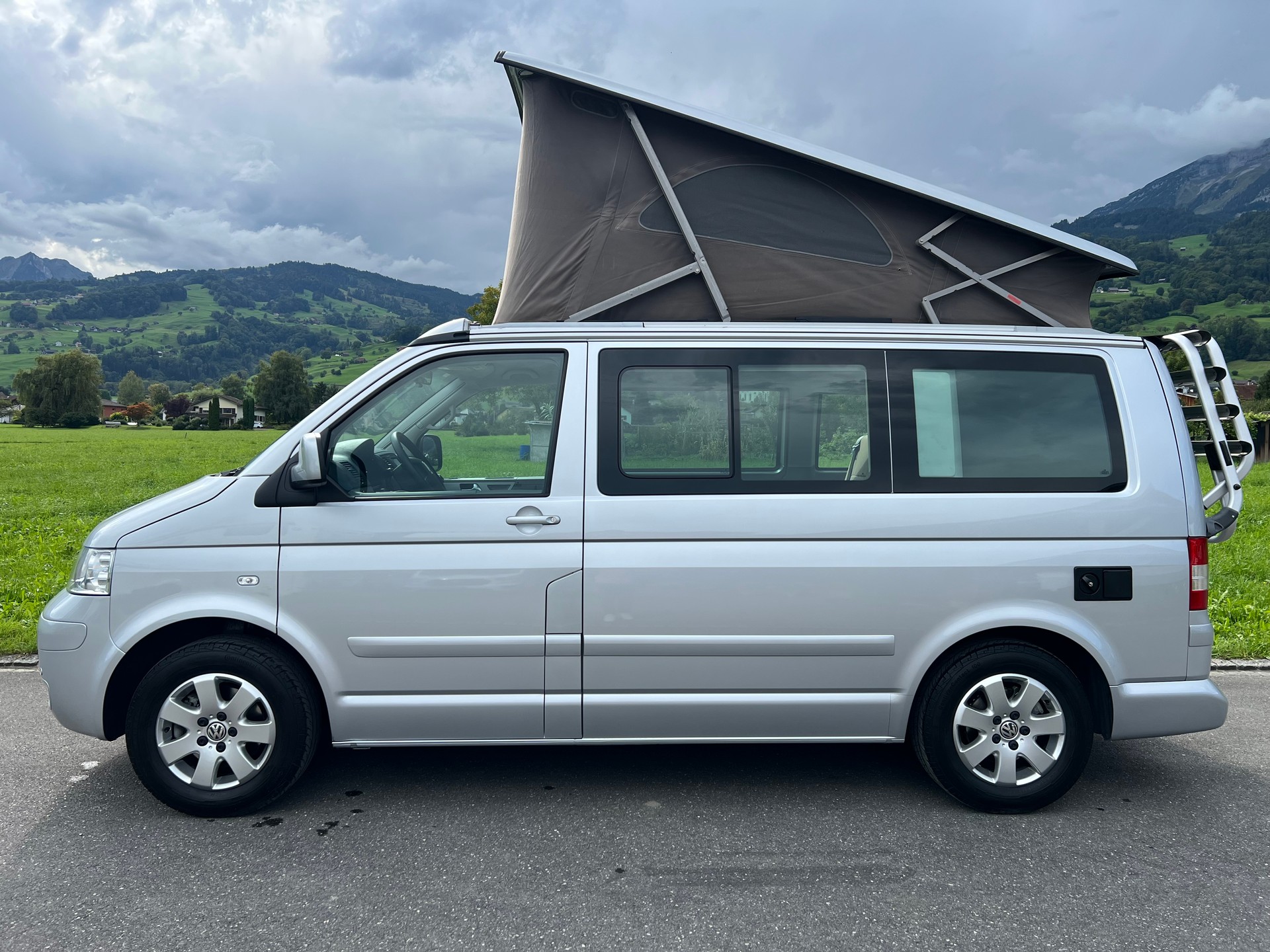 VW T5 CALIFORNIA Camper-image-2