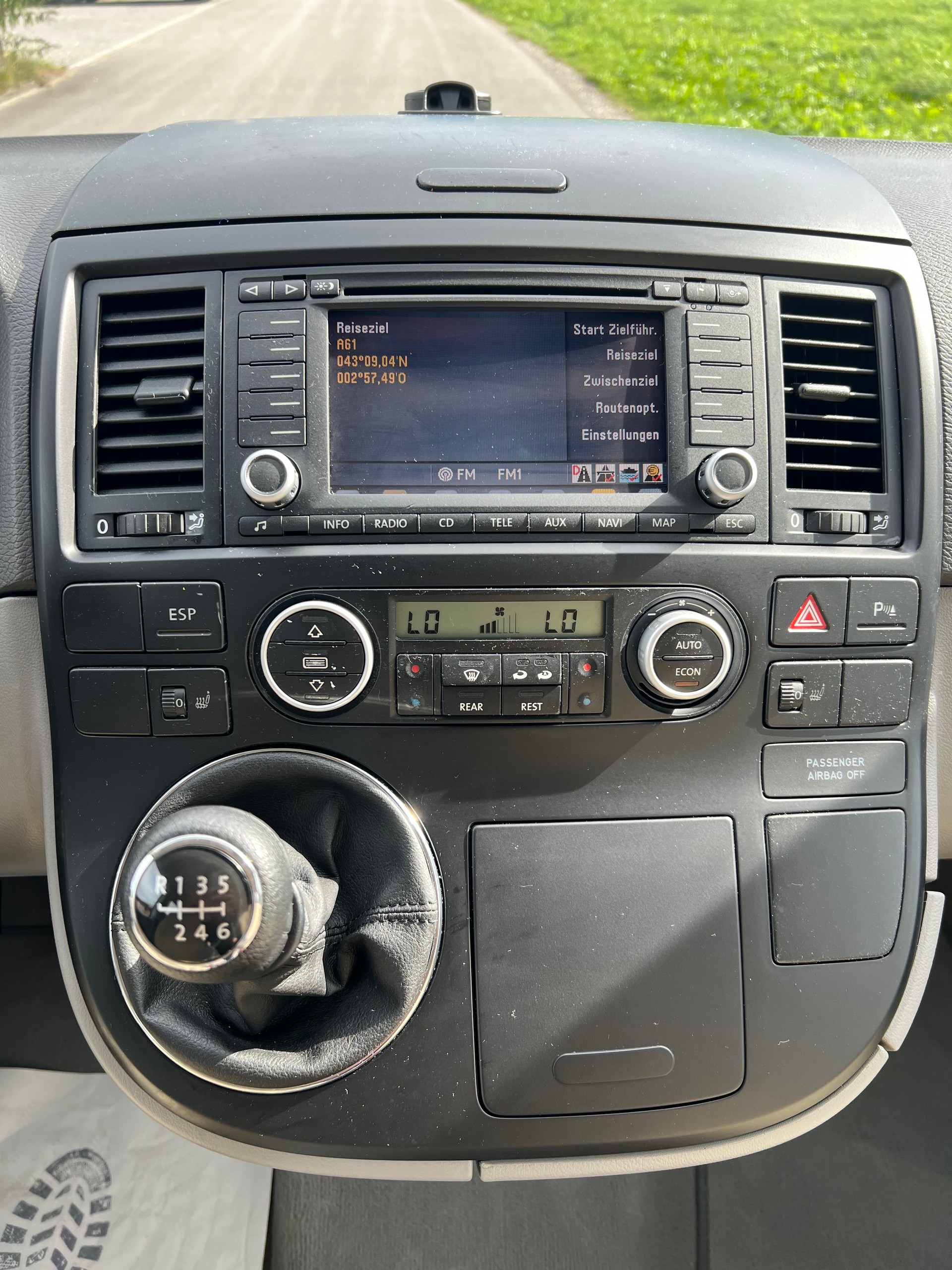 VW T5 CALIFORNIA Camper-image-13