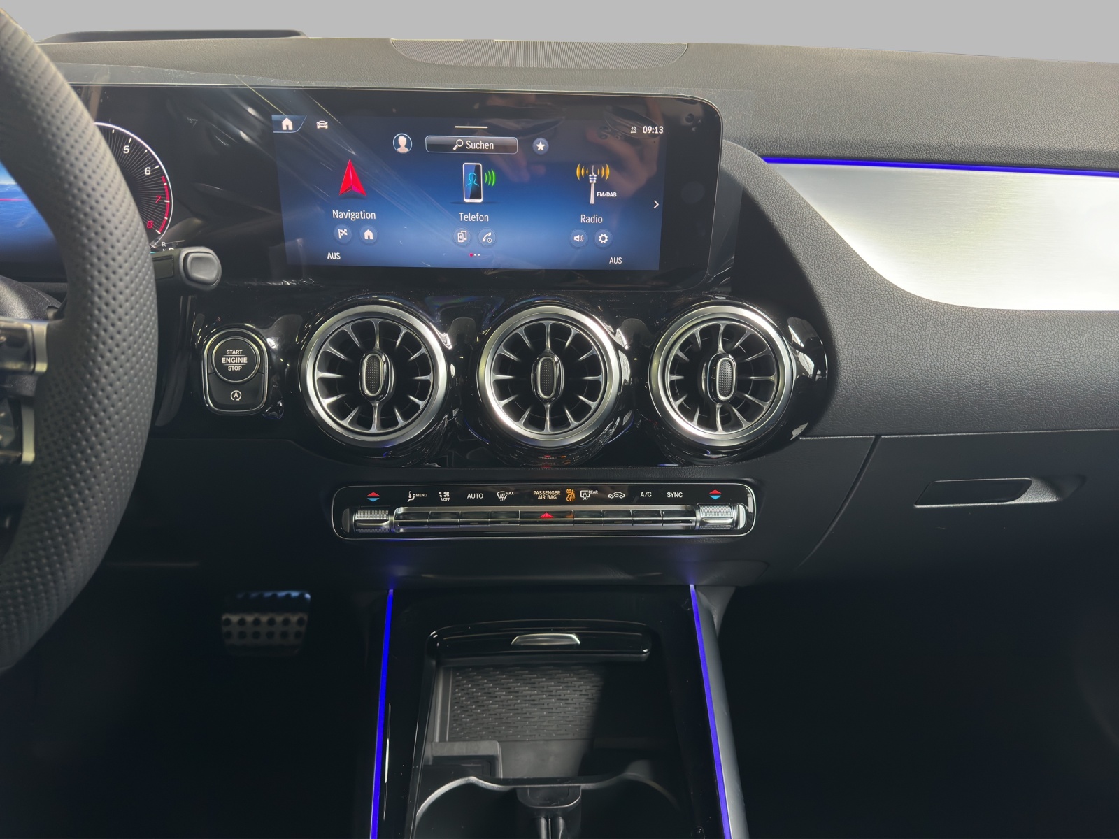 MERCEDES-BENZ GLA 200 Night Star 7G-DCT-image-11