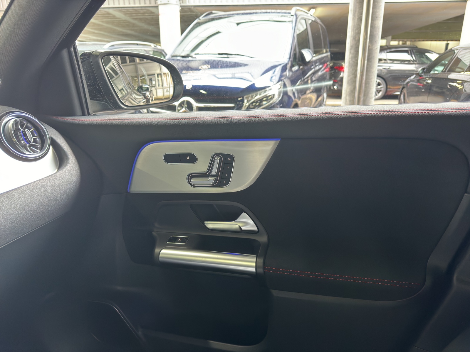MERCEDES-BENZ GLA 200 Night Star 7G-DCT-image-14