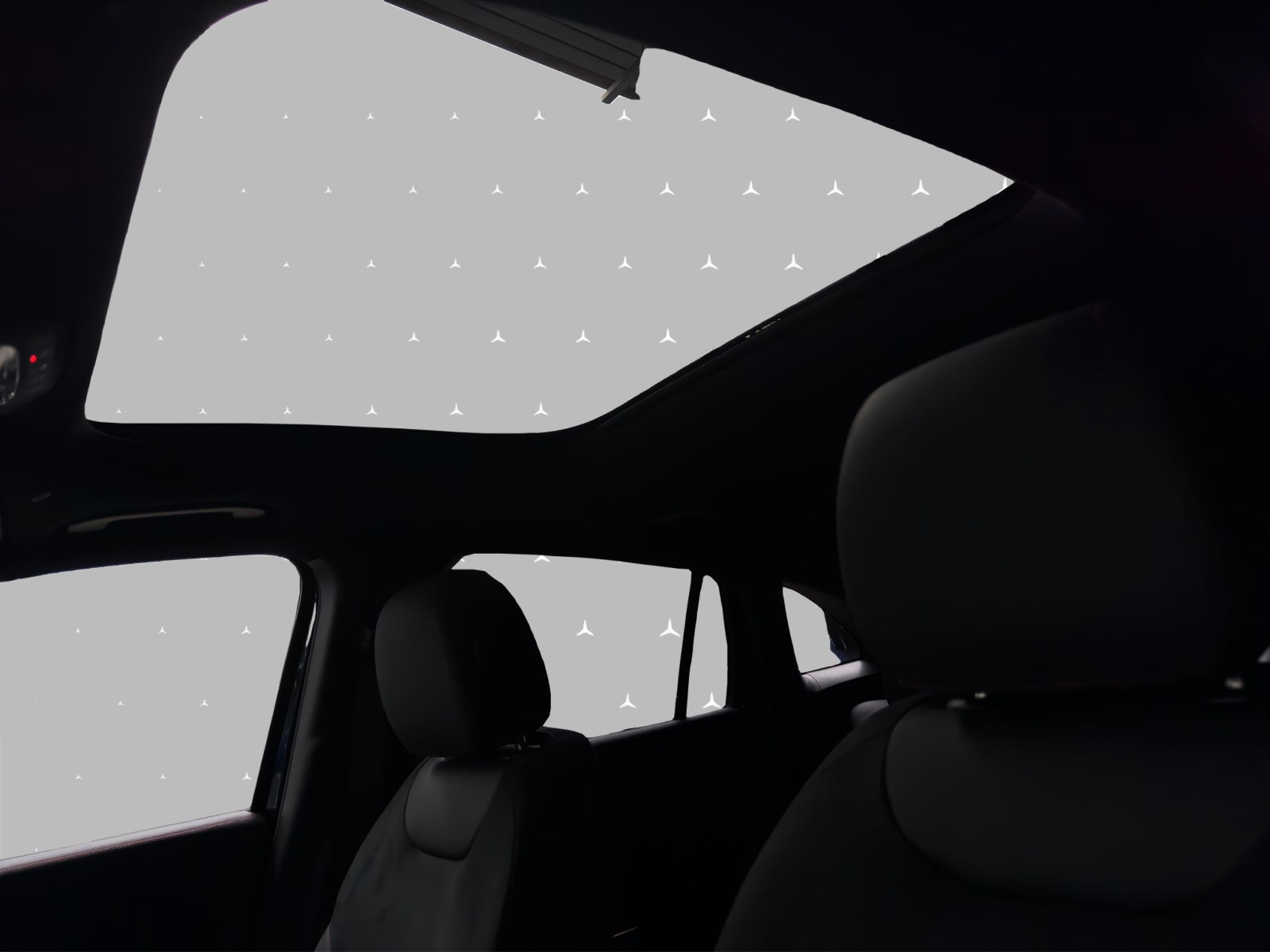 MERCEDES-BENZ GLA 200 Night Star 7G-DCT-image-8
