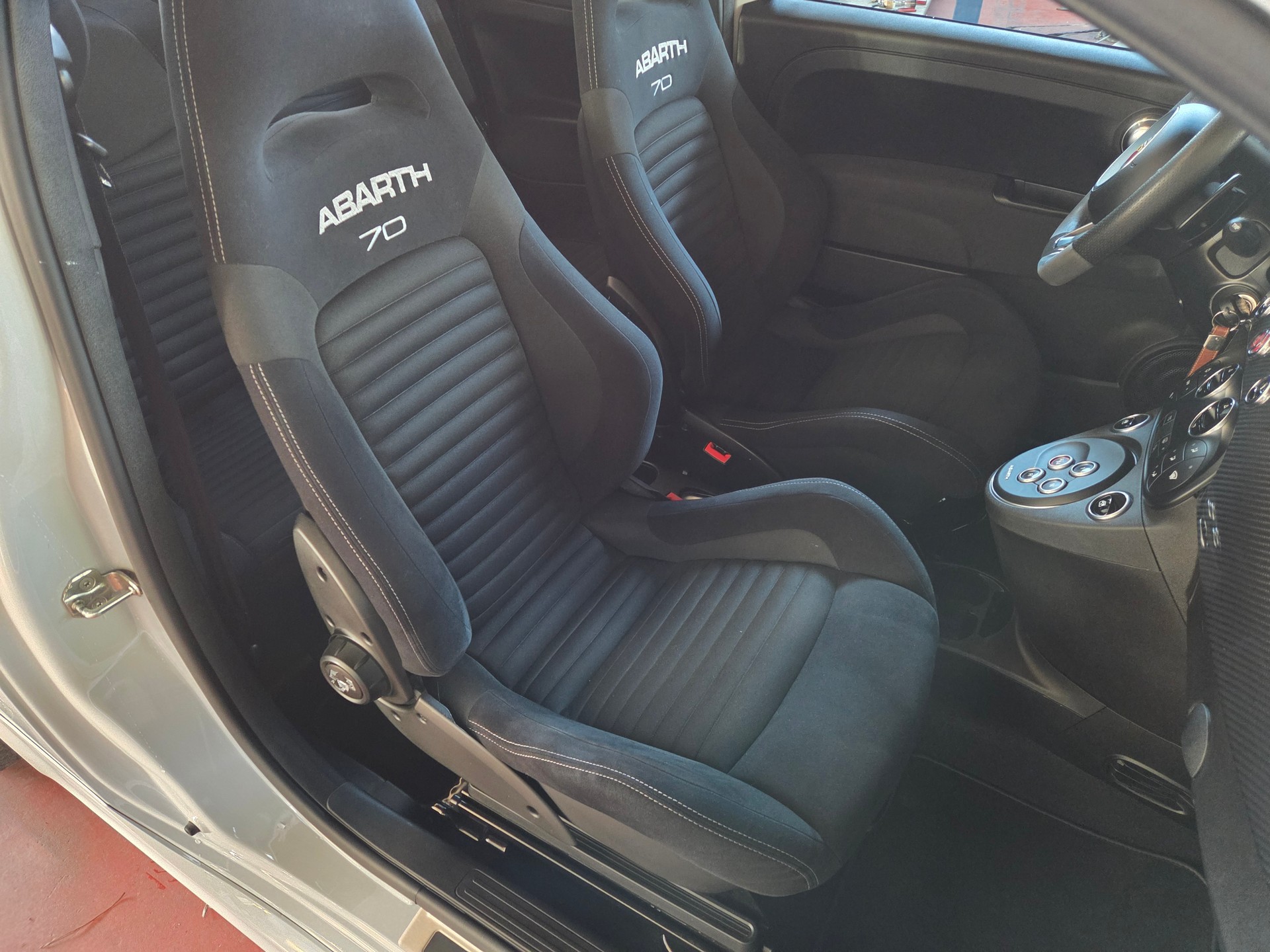 FIAT 595 1.4 16V Turbo Abarth Competizione Dualogic-image-9