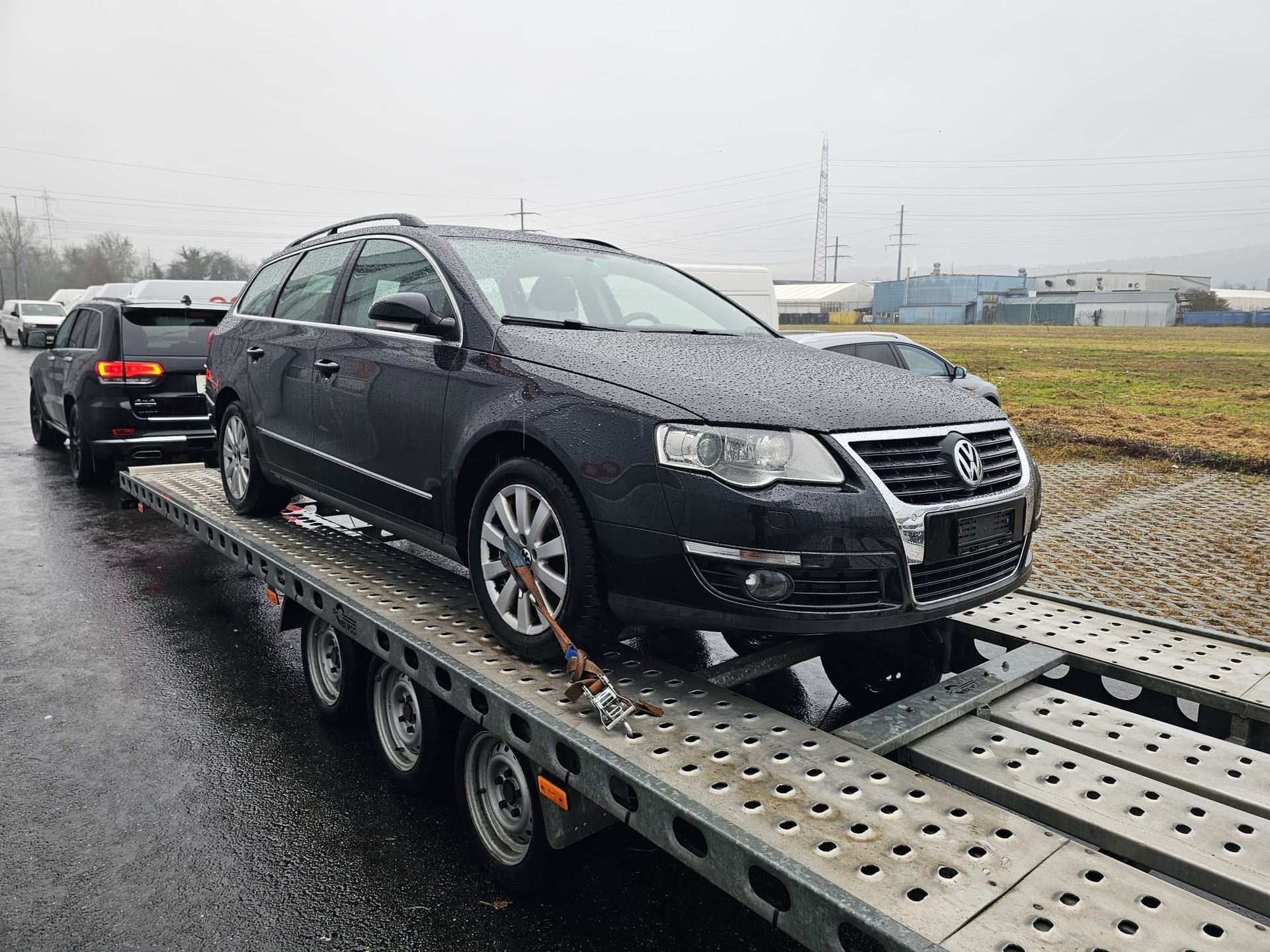 VW Passat Variant 2.0 TDI Premium 4Motion-image-6