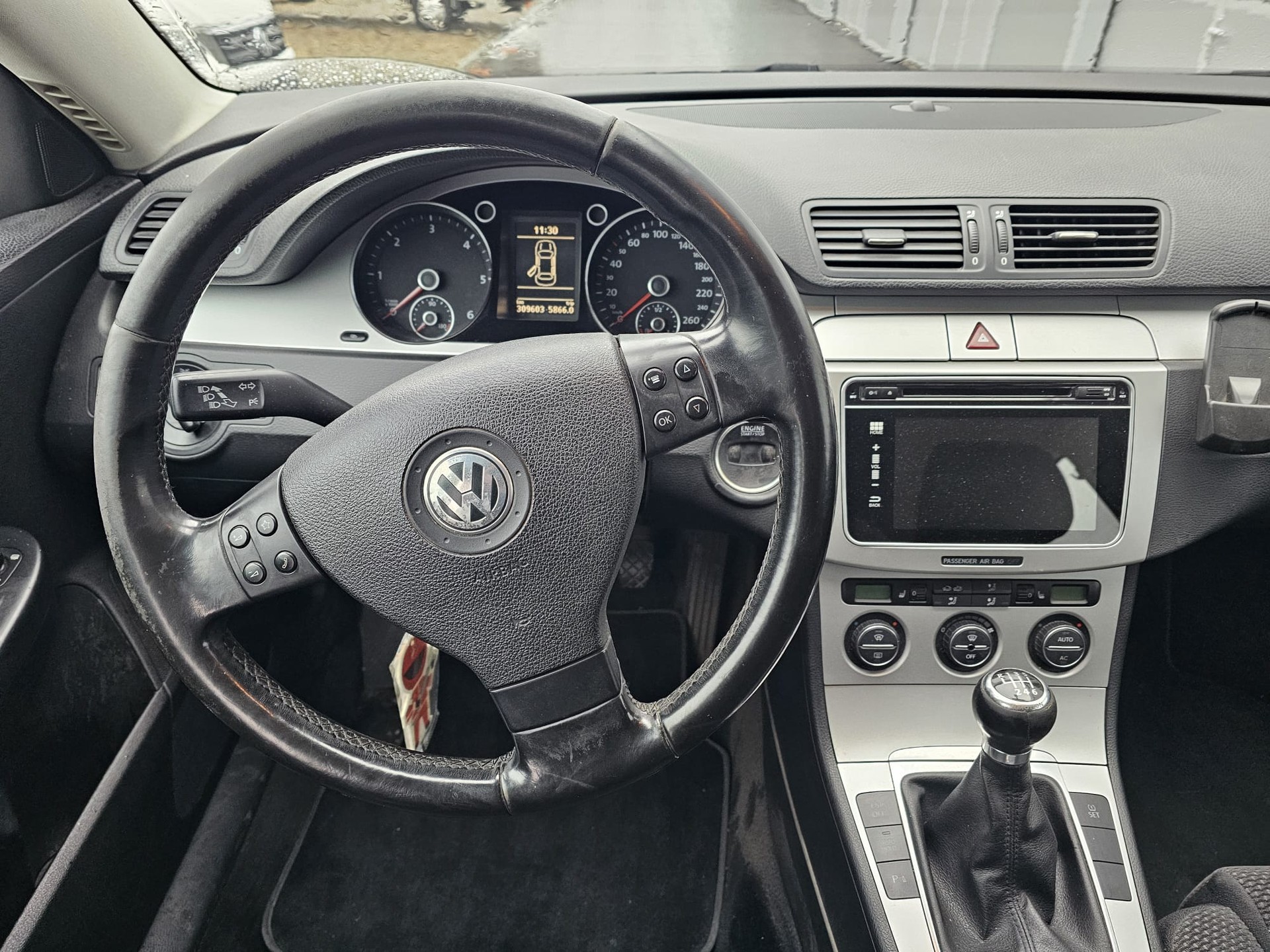 VW Passat Variant 2.0 TDI Premium 4Motion-image-13