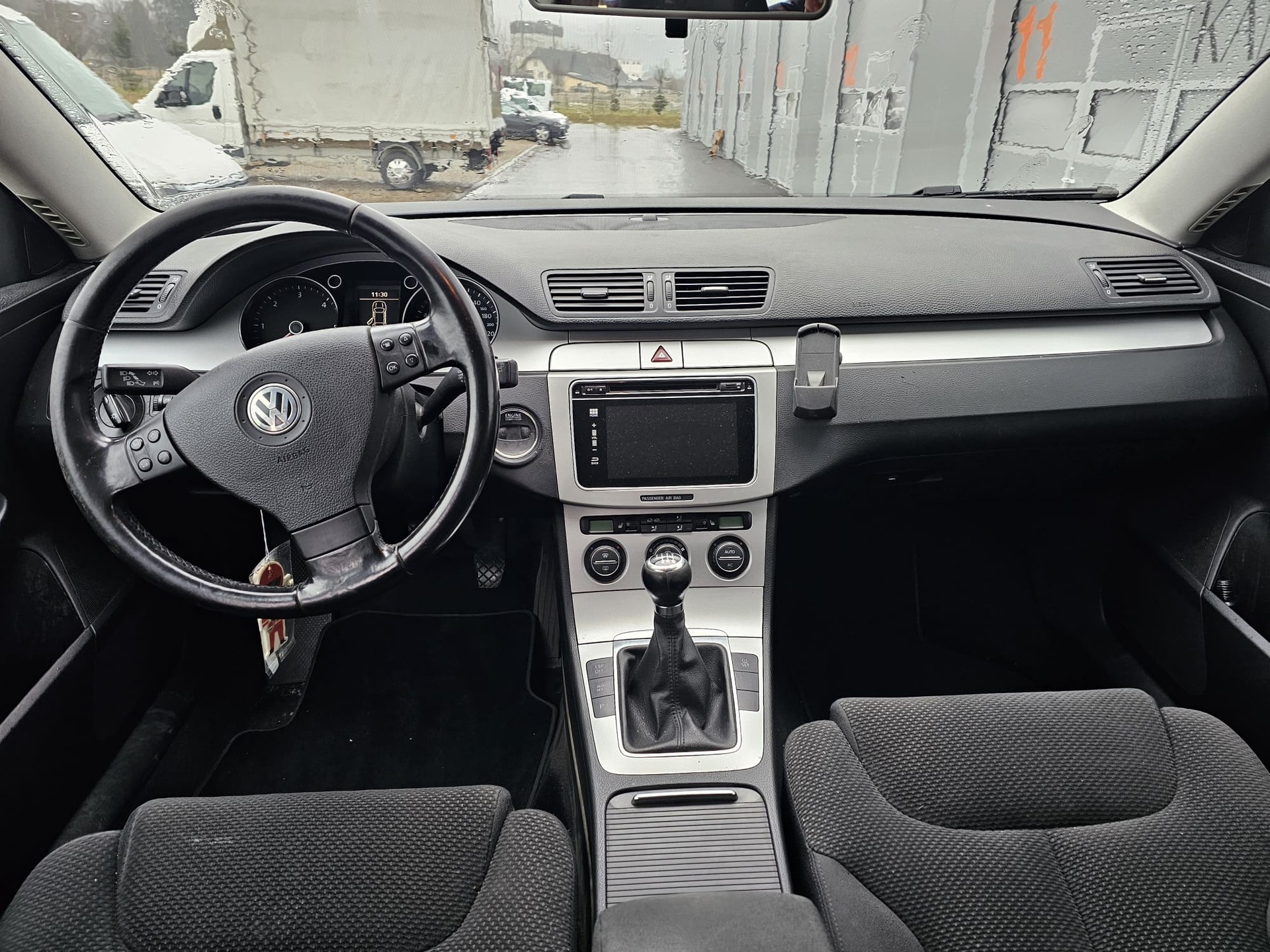 VW Passat Variant 2.0 TDI Premium 4Motion-image-8
