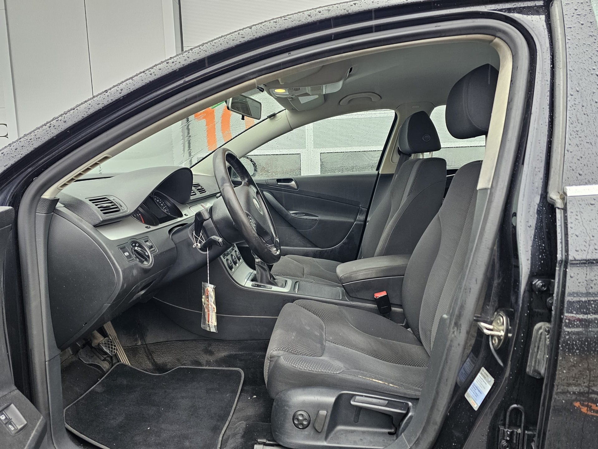 VW Passat Variant 2.0 TDI Premium 4Motion-image-9