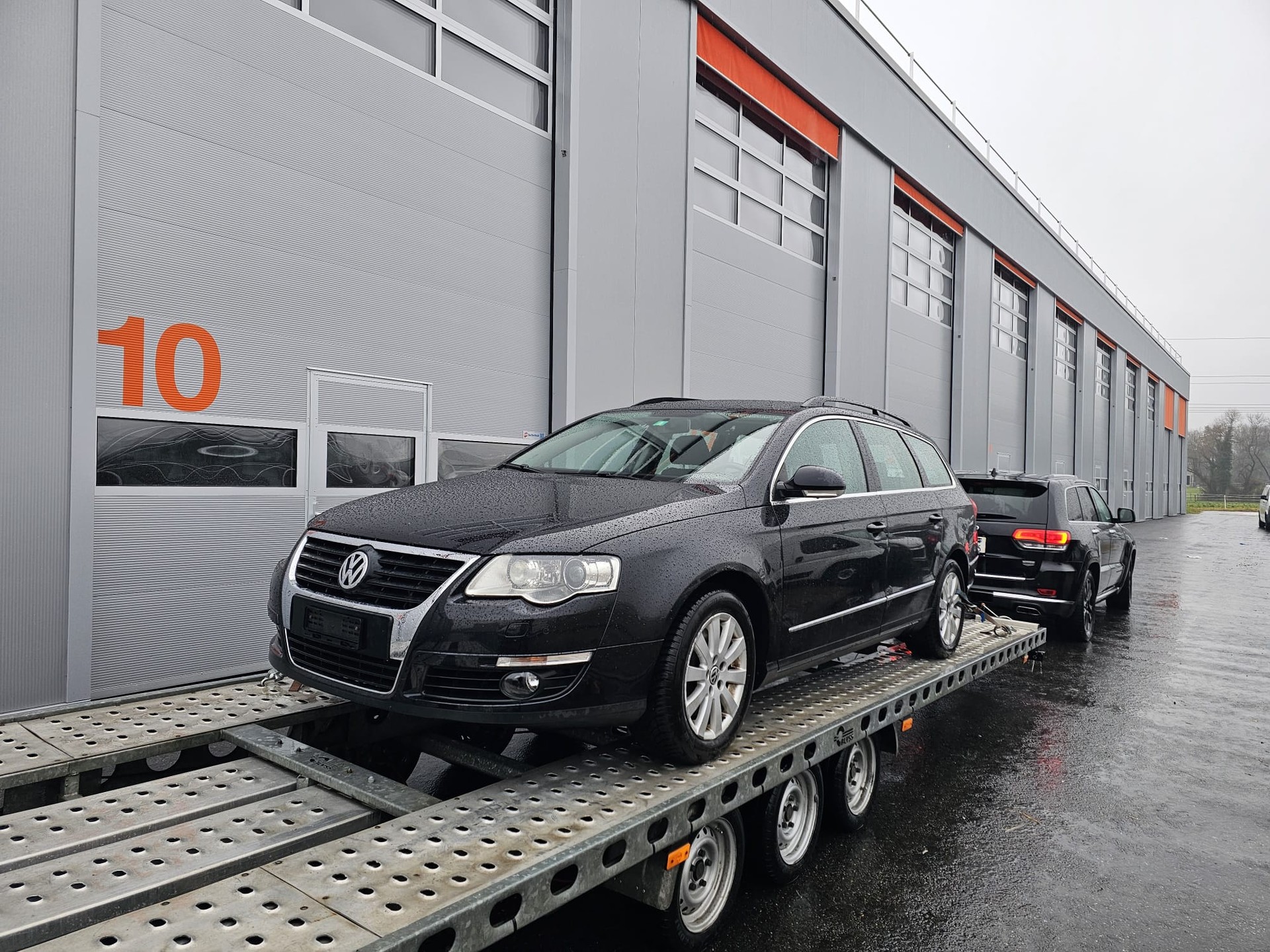 VW Passat Variant 2.0 TDI Premium 4Motion-image-0