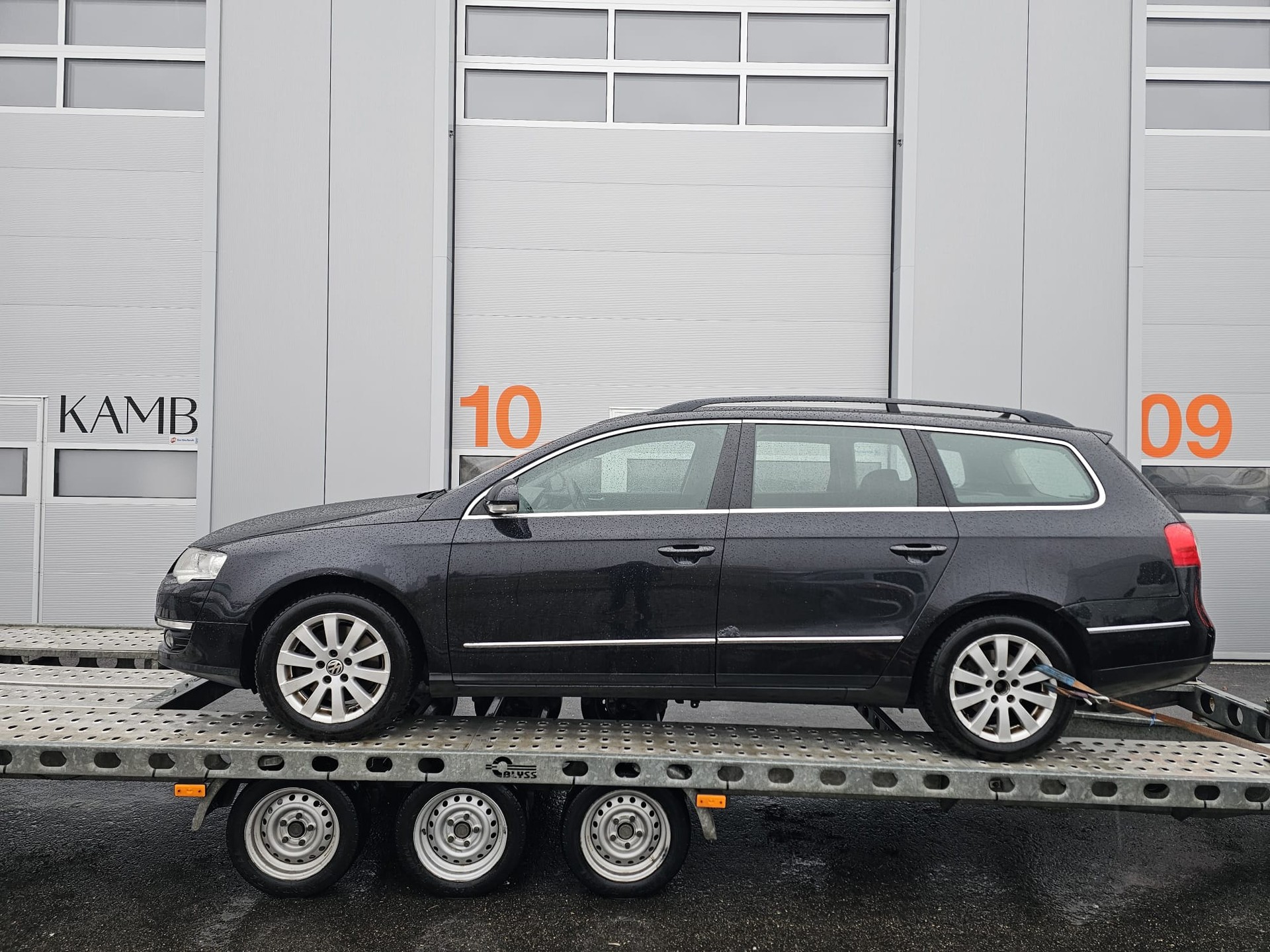 VW Passat Variant 2.0 TDI Premium 4Motion-image-1