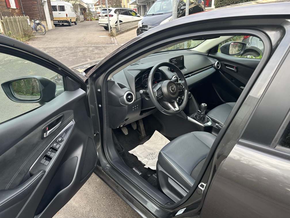 MAZDA 2 1.5 90 Revolution-image-3