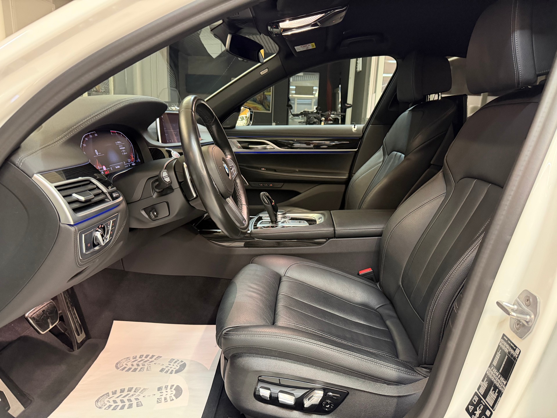 BMW 730d xDrive Steptronic-image-12