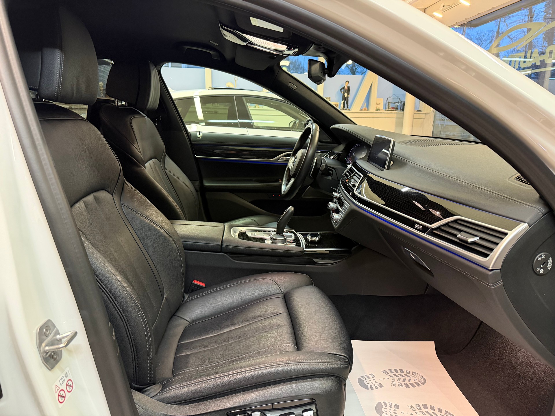 BMW 730d xDrive Steptronic-image-14