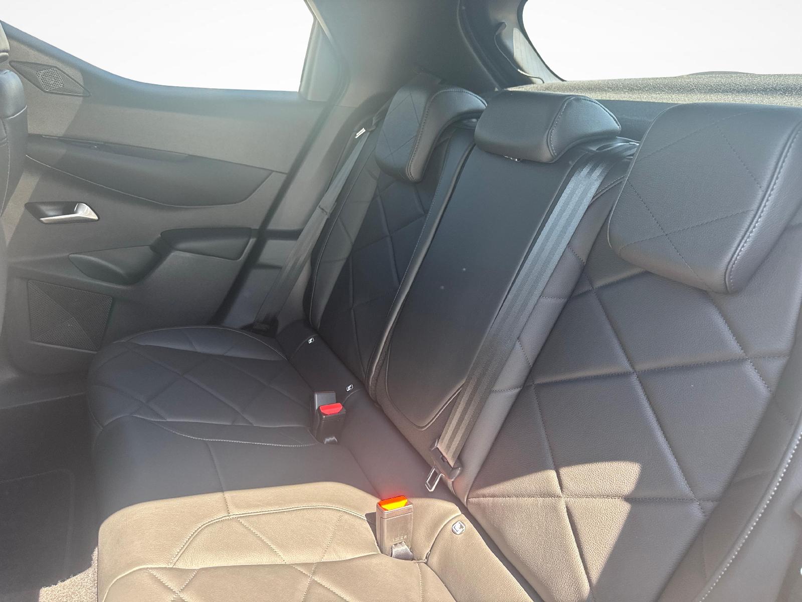 DS AUTOMOBILES 3 Crossback 1.2 PureTech 155 Bastille-image-10