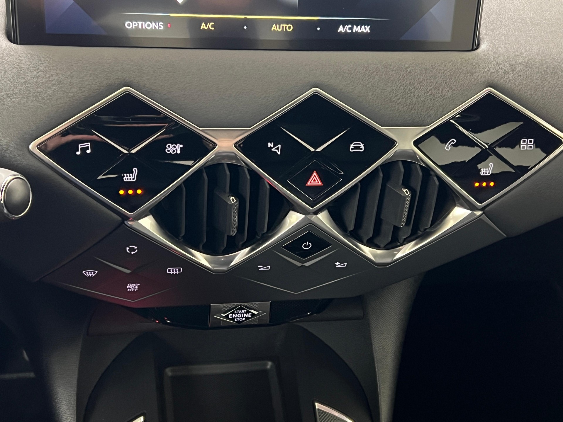 DS AUTOMOBILES 3 Crossback 1.2 PureTech 155 Bastille-image-13