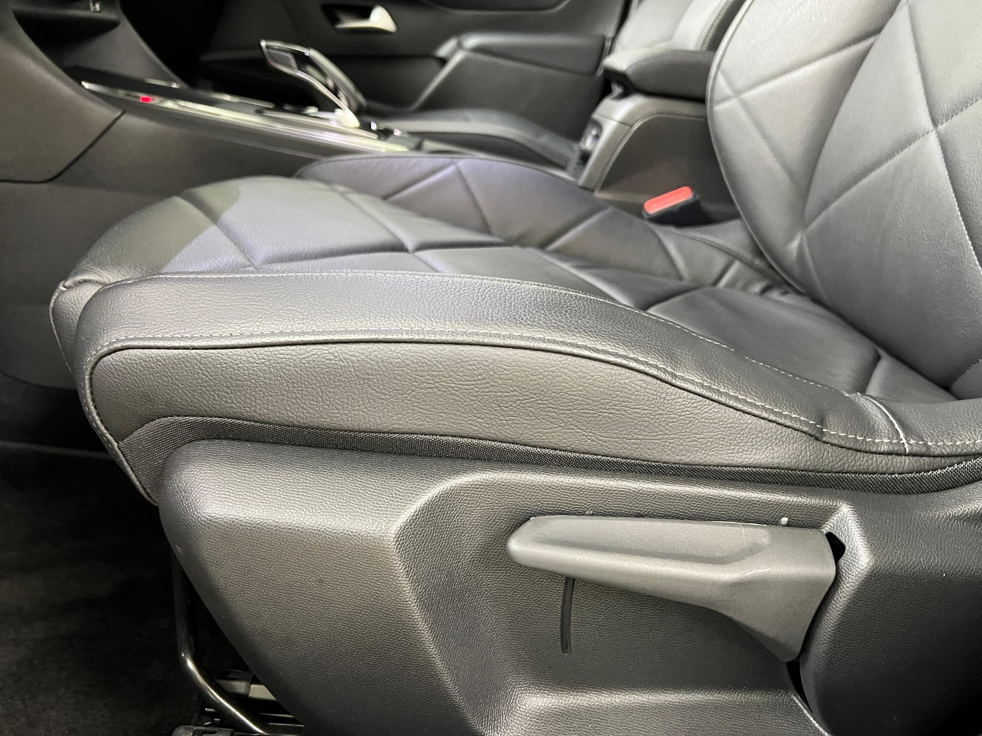 DS AUTOMOBILES 3 Crossback 1.2 PureTech 155 Bastille-image-7