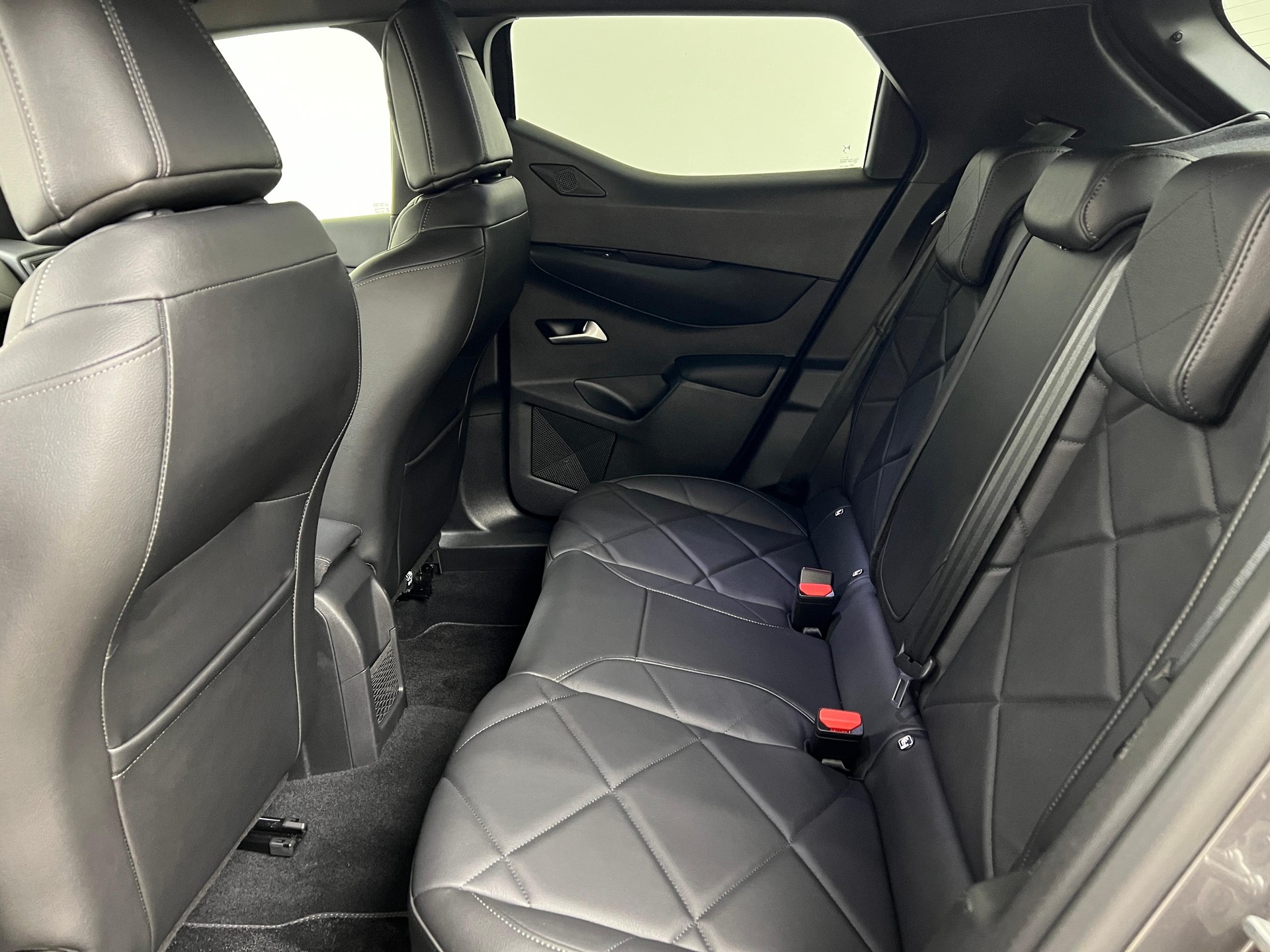 DS AUTOMOBILES 3 Crossback 1.2 PureTech 155 Bastille-image-17