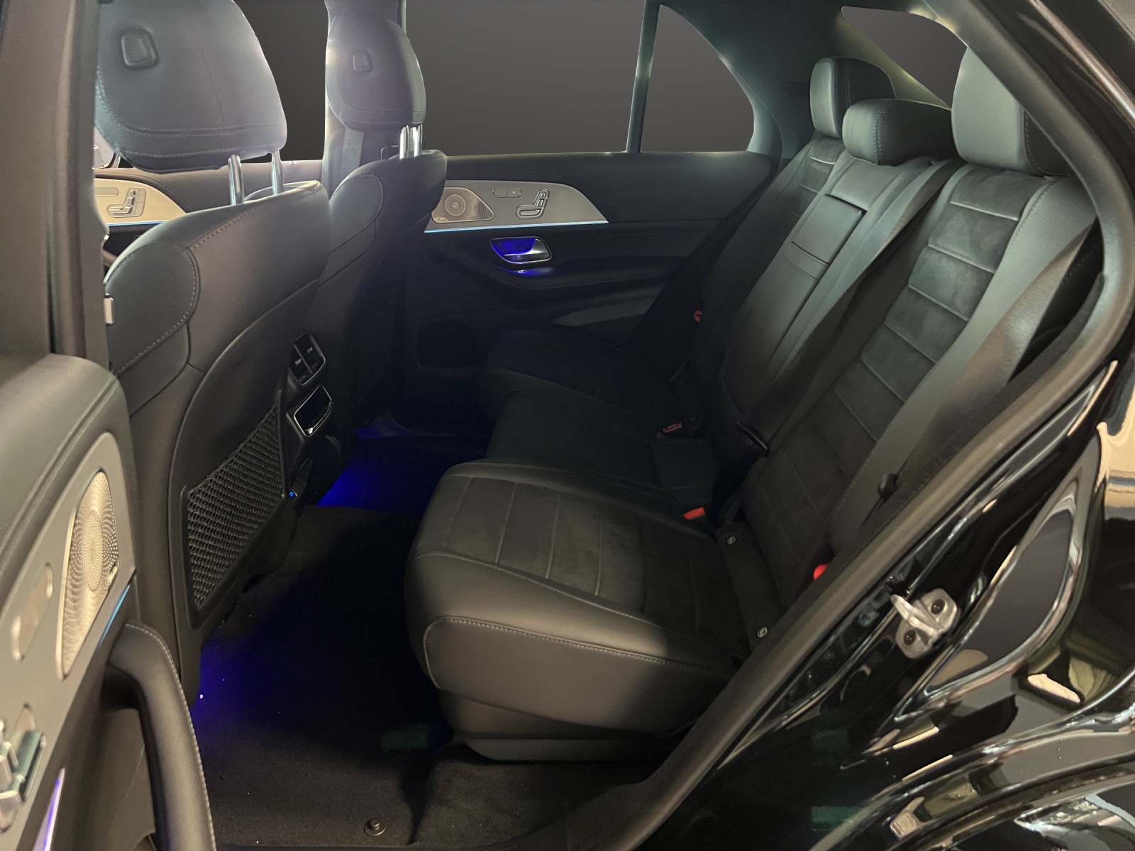 MERCEDES-BENZ GLE 300 d 4Matic AMG Line-image-11