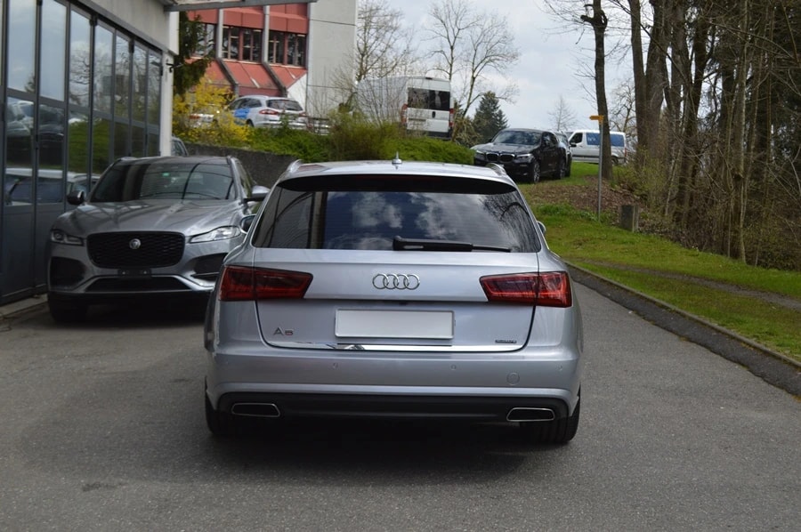 AUDI A6 Avant 3.0 TDI V6 quattro S-tronic S line-image-11