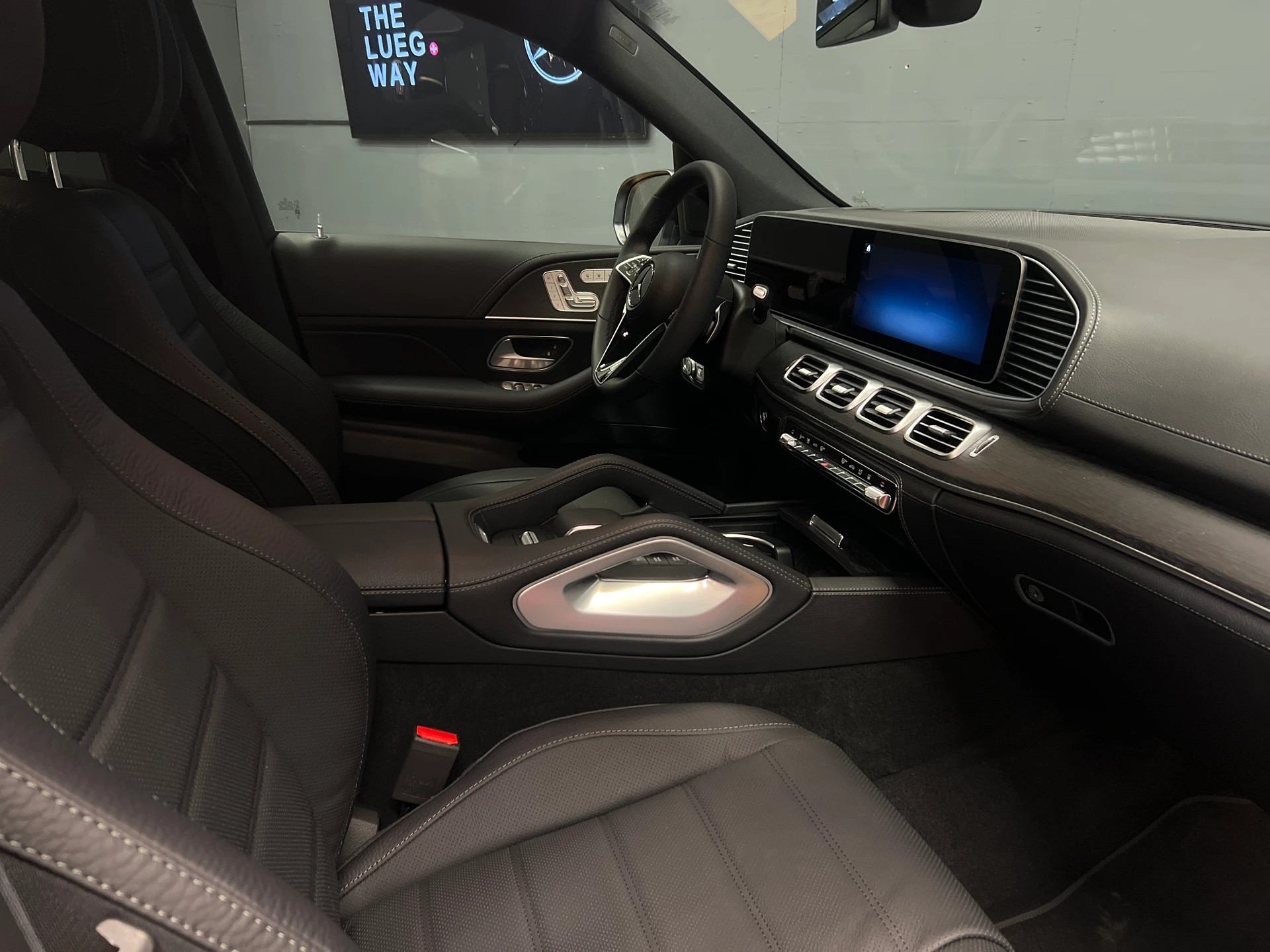 MERCEDES-BENZ GLE 350 de 4M - AMG / DISTRONIC / 360 Grad Kamera / Panorama-Dach / Memory-image-12