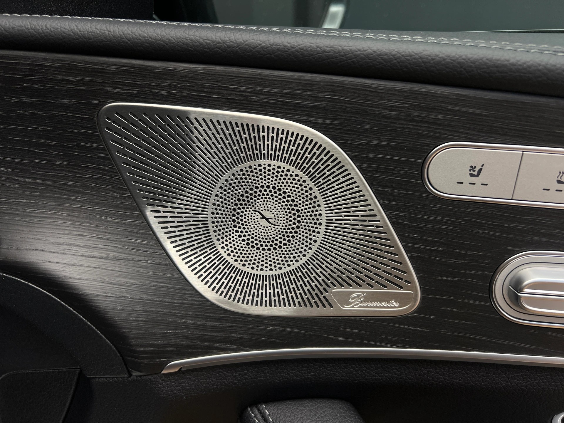MERCEDES-BENZ GLE 350 de 4M - AMG / DISTRONIC / 360 Grad Kamera / Panorama-Dach / Memory-image-11