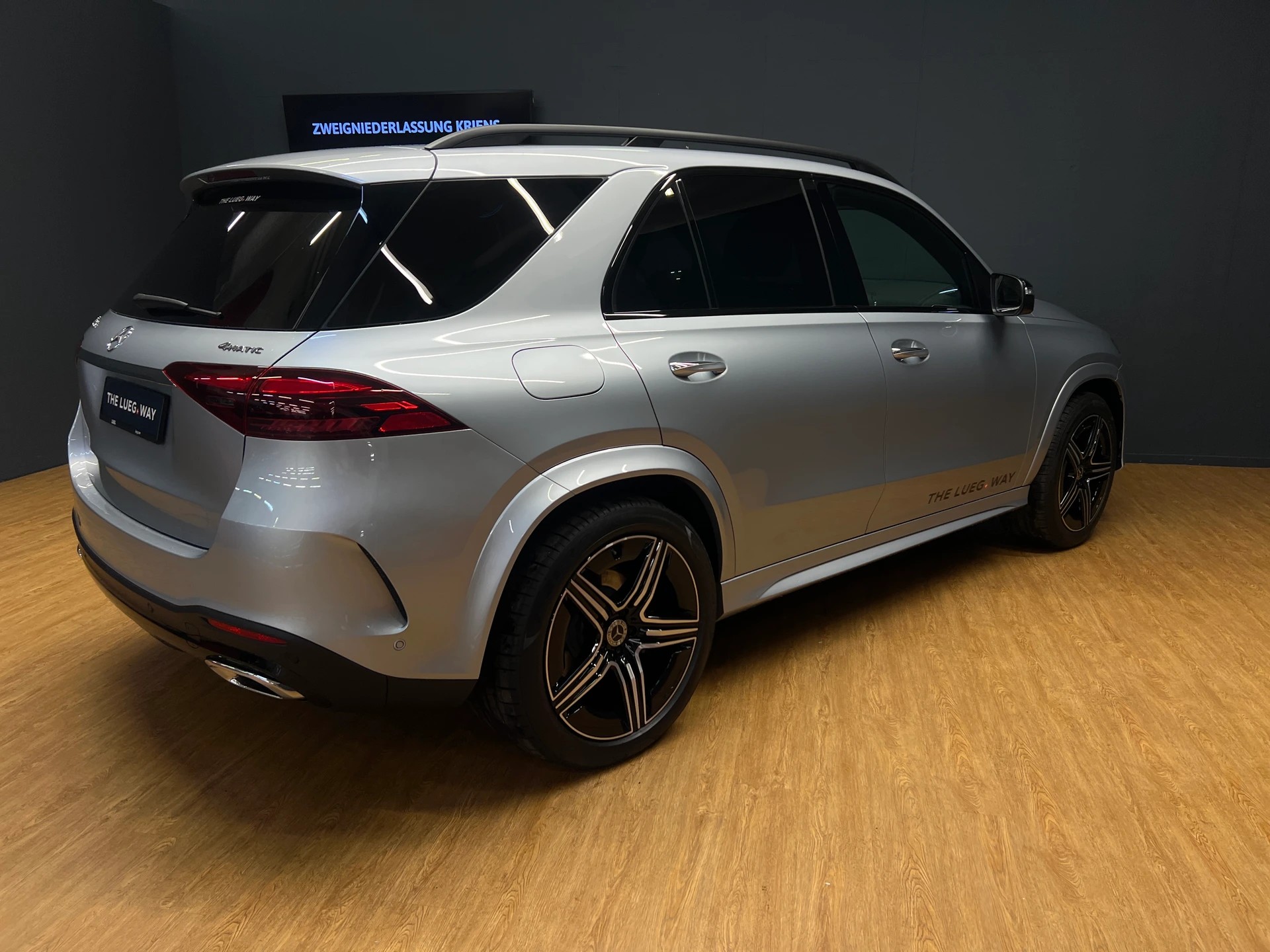 MERCEDES-BENZ GLE 350 de 4M - AMG / DISTRONIC / 360 Grad Kamera / Panorama-Dach / Memory-image-7